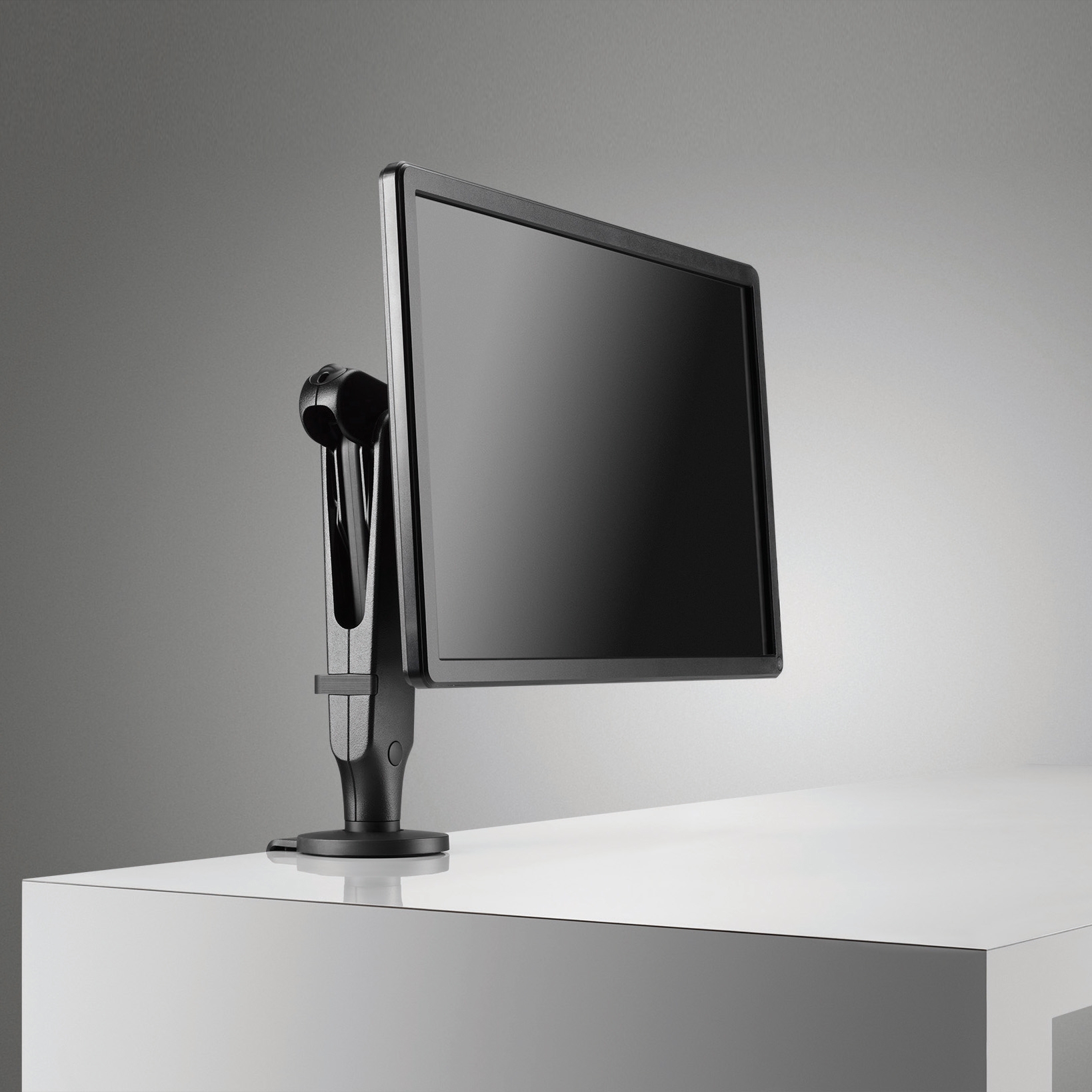 MONITOR ARMS & SUPPORTS