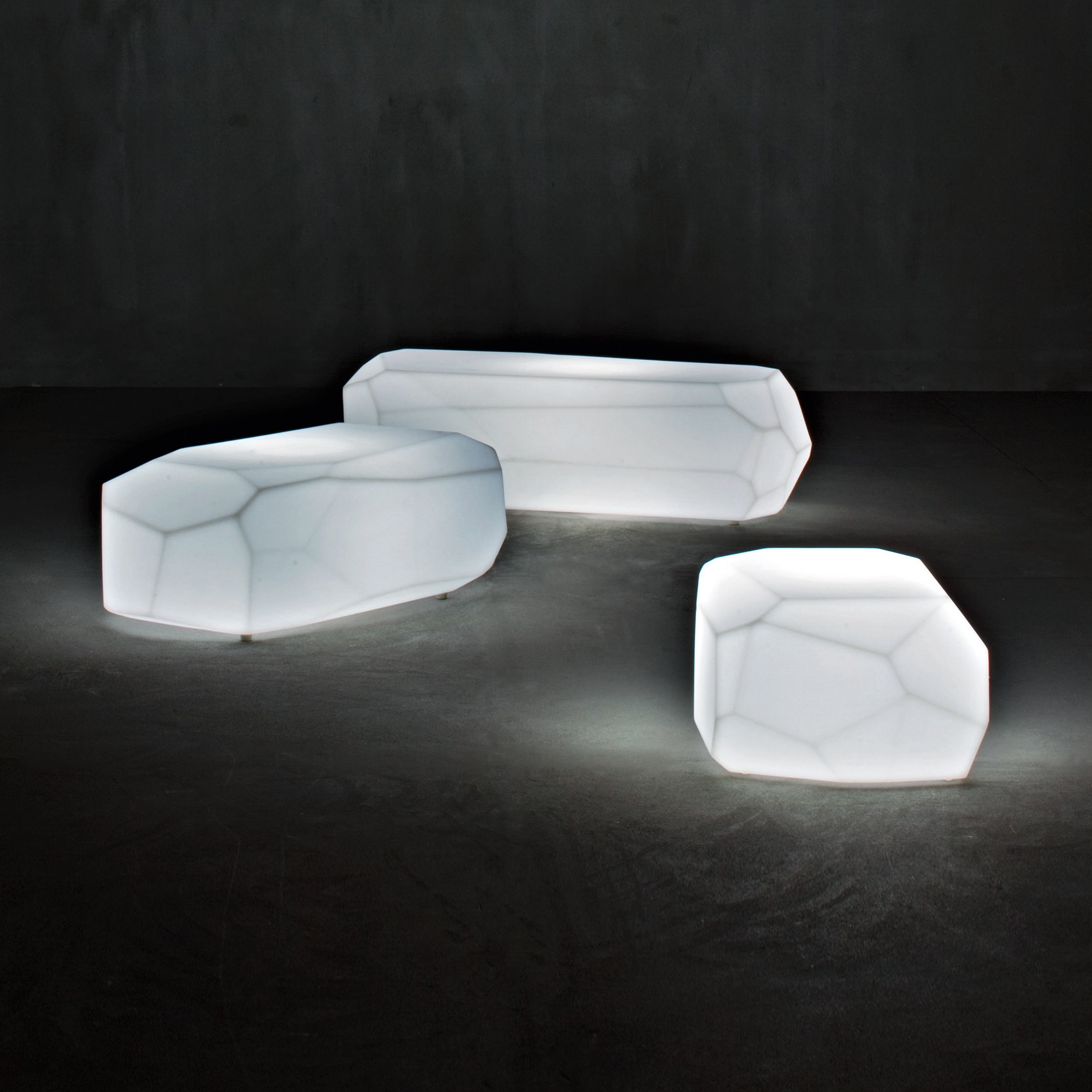 Display product Meteor Light from manufacturer Serralunga