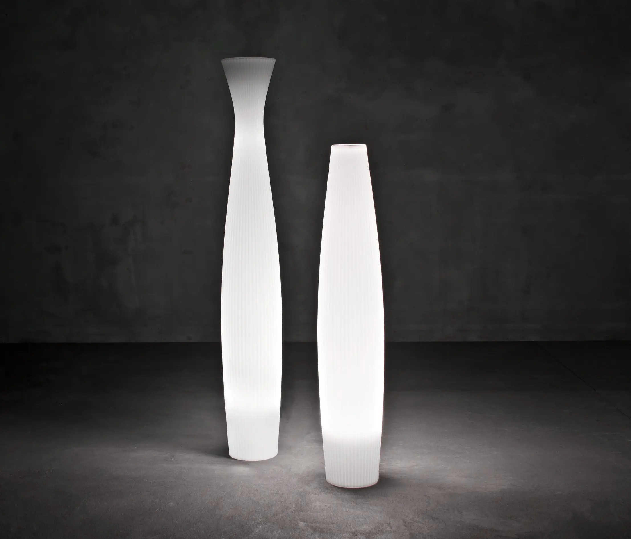Serralunga - Scarlett Light