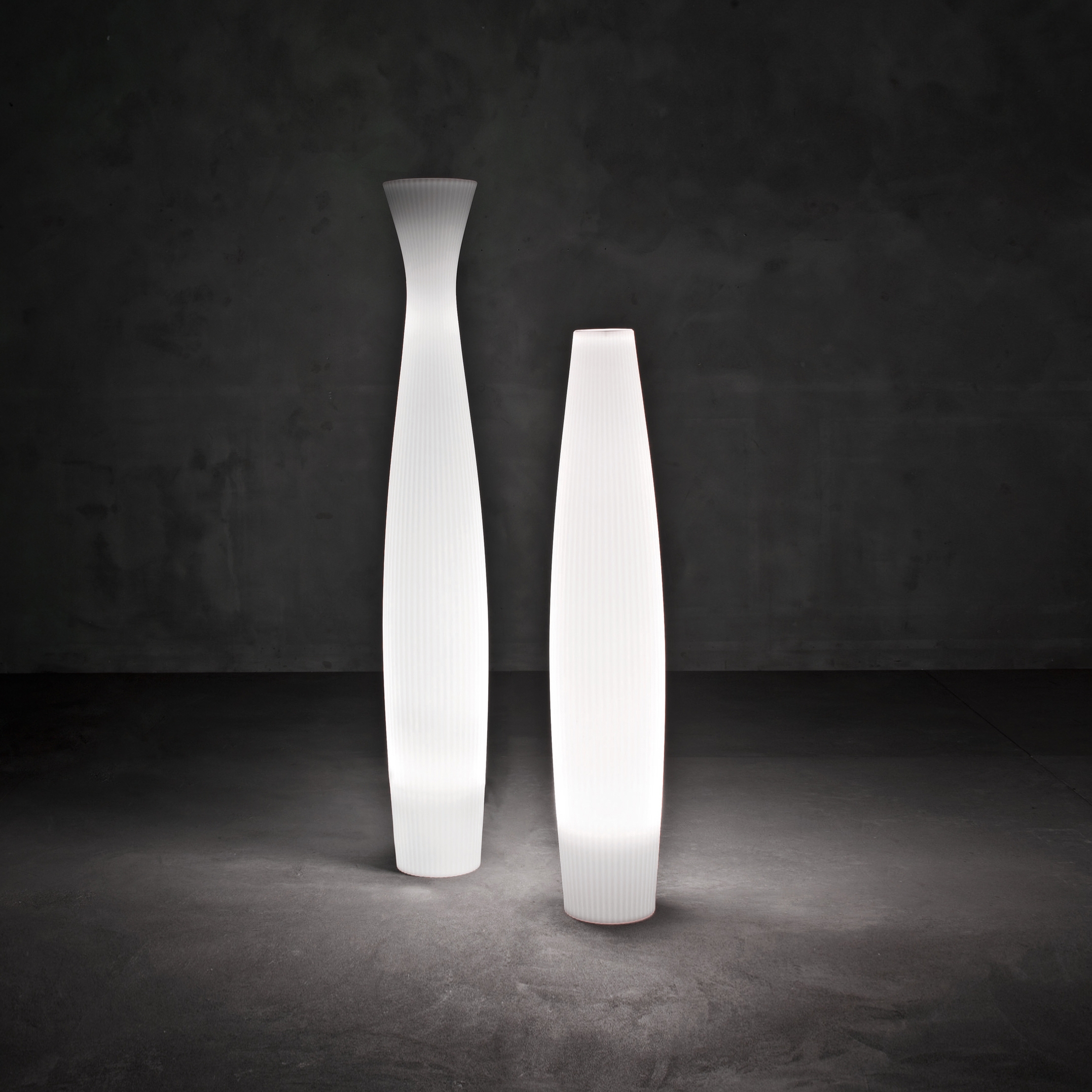 Vertoon produk Scarlett Light van vervaardiger Serralunga