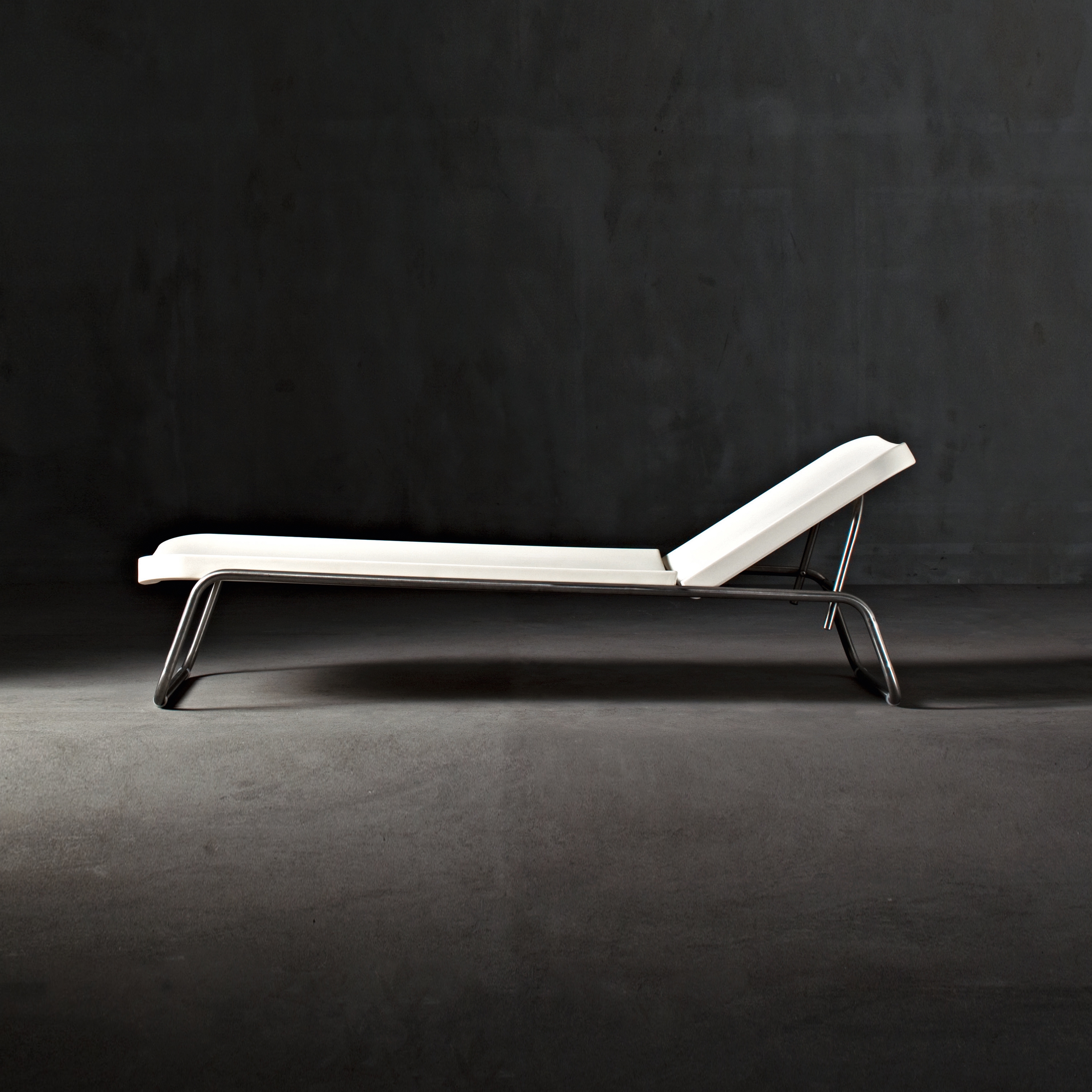Time Out reclining chaise longue