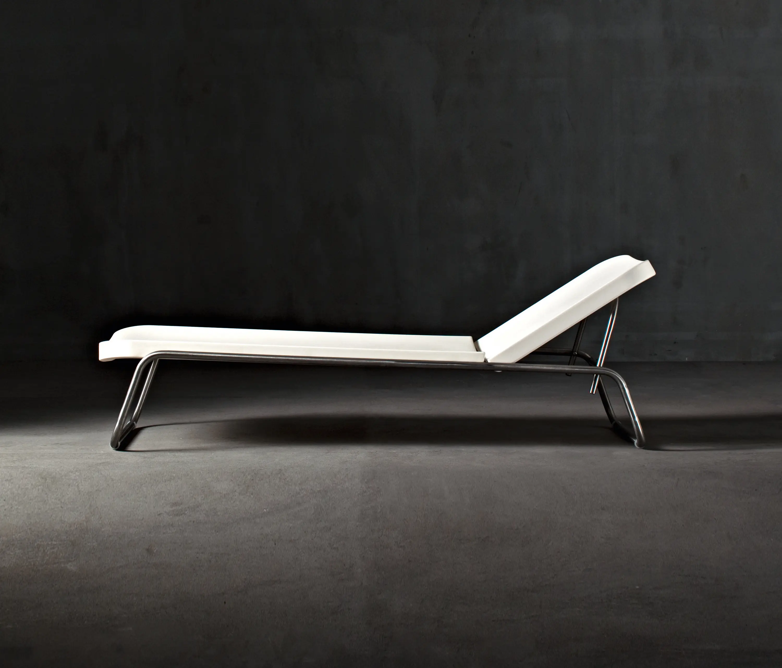 Serralunga - Time Out reclining chaise longue