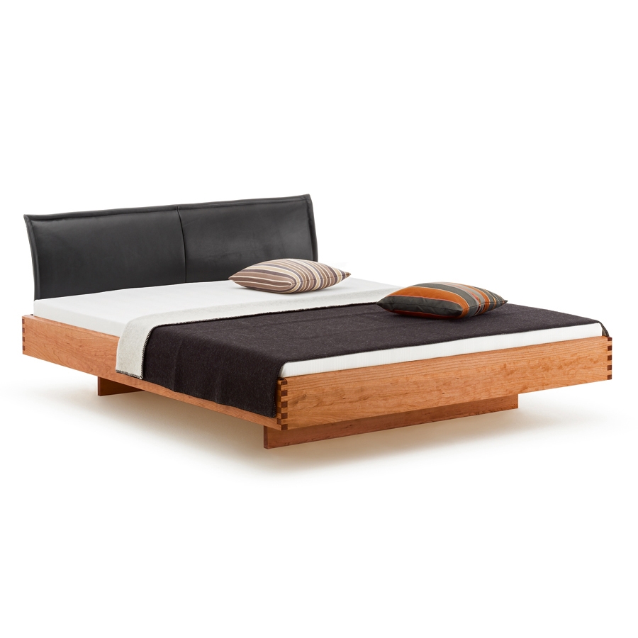 Display product STEP X bed from manufacturer Holzmanufaktur