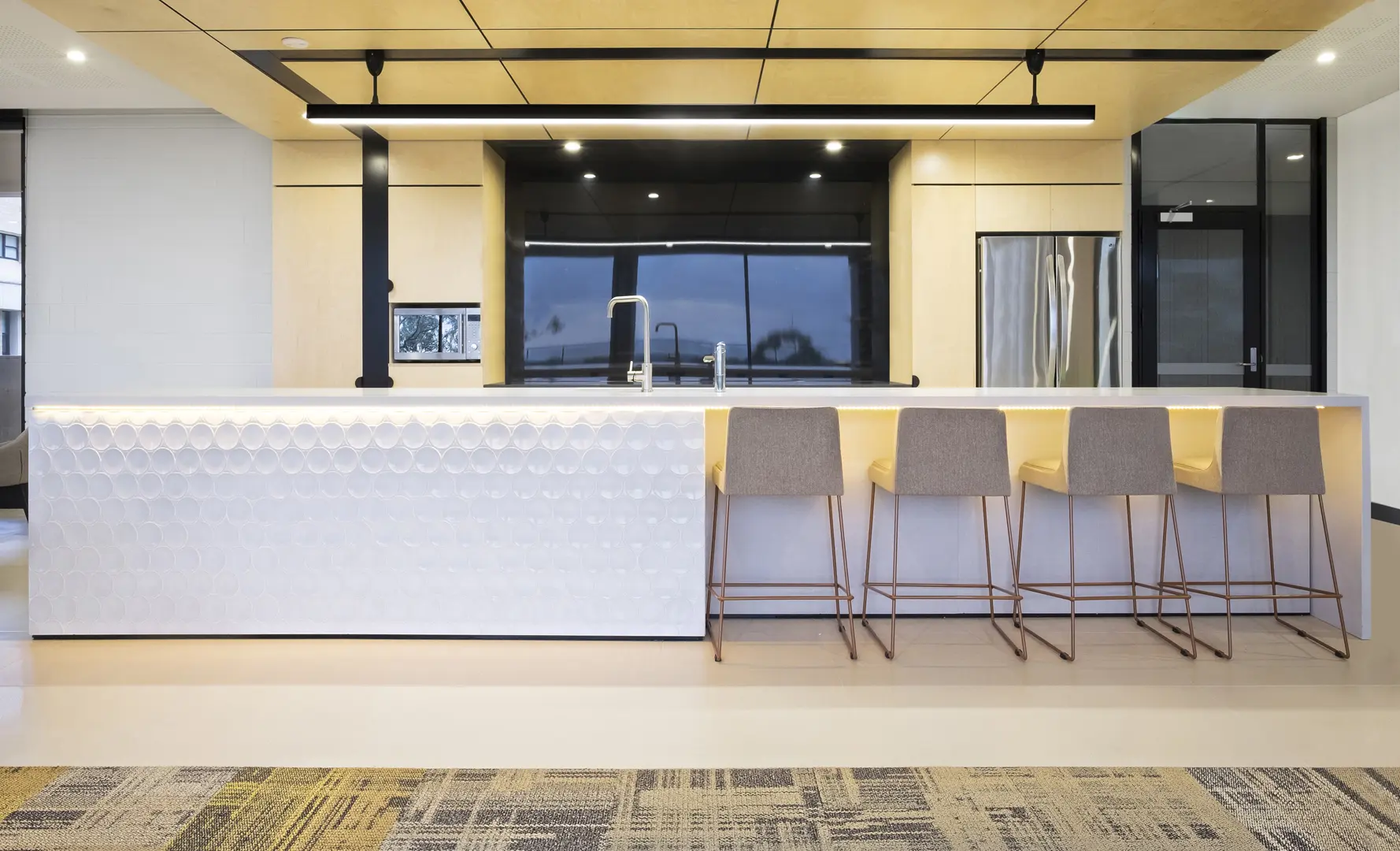 Lamm - Fleet Stool on a Slide Base