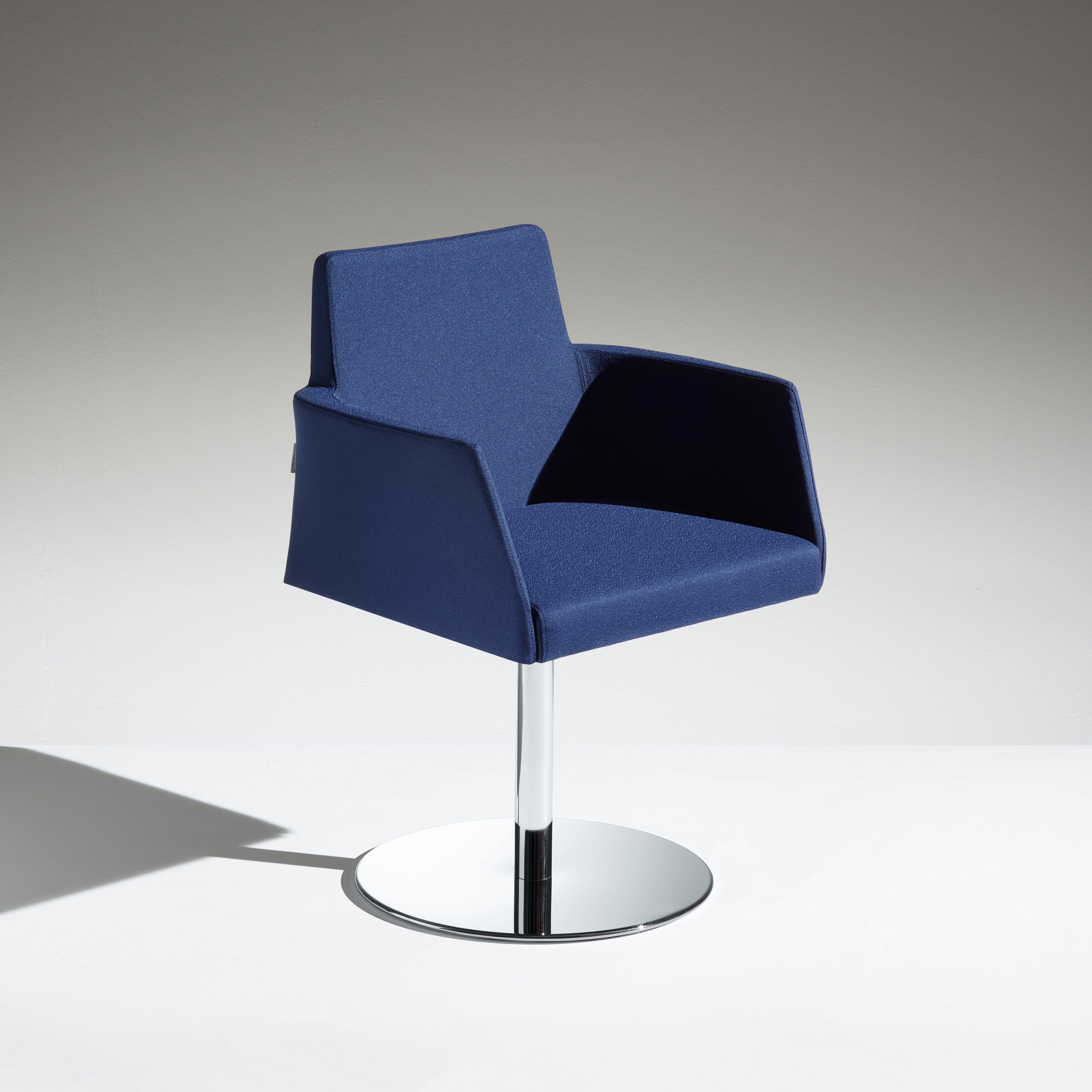 Display product Fleet Armchair with Swivel Base from manufacturer Lamm