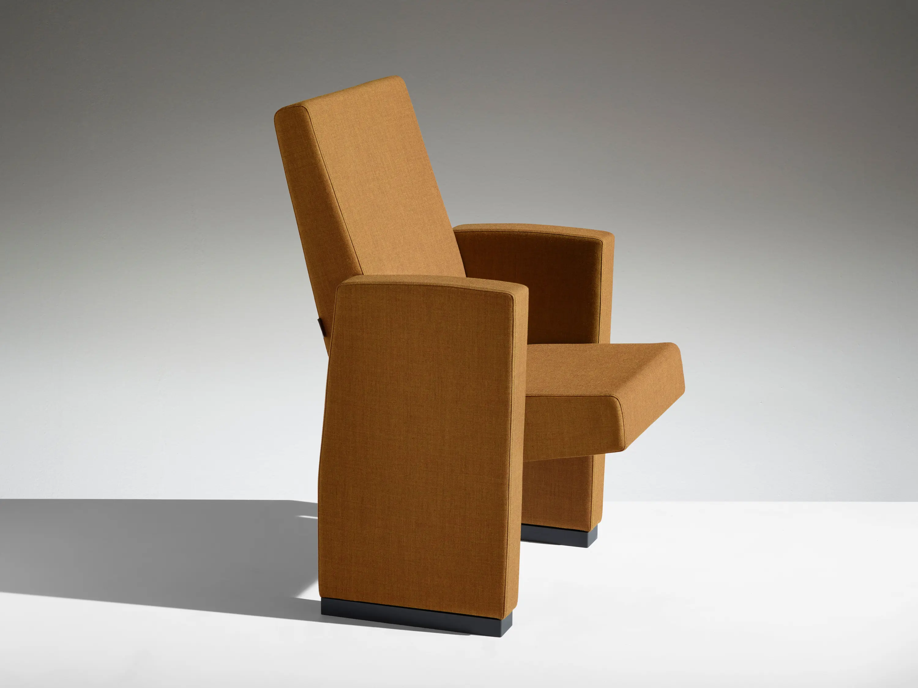 Lamm - M100 with Floor-Length Sides