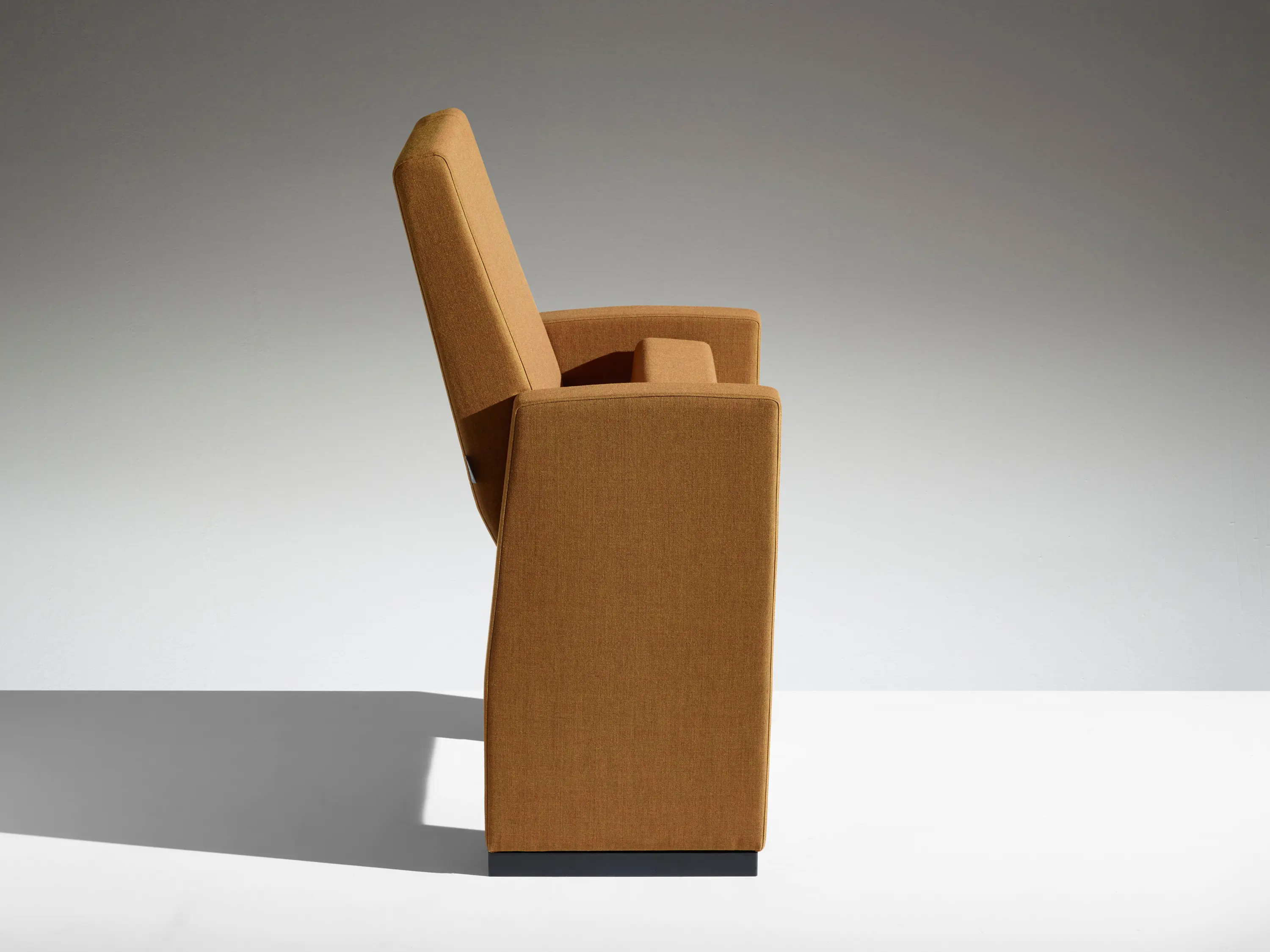 Lamm - M100 with Floor-Length Sides