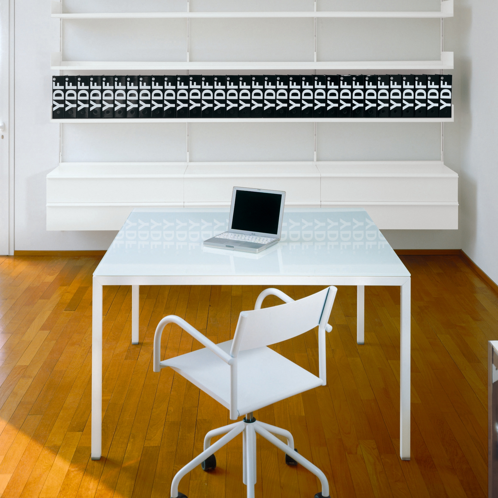 Mostrar el producto Elle System Office del fabricante YDF