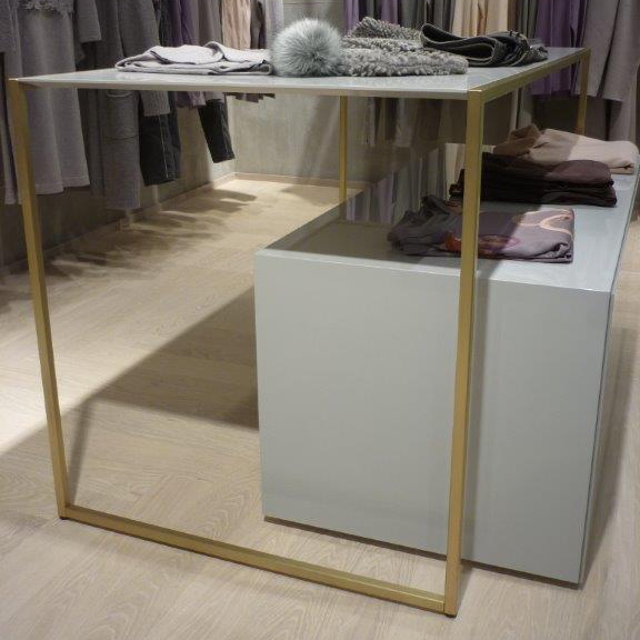 Afficher le produit Retail Clothing Store Fixtures In Brass du fabricant YDF