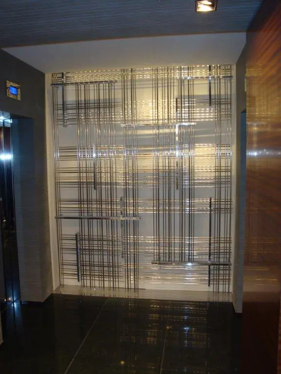 gallery-slide-0