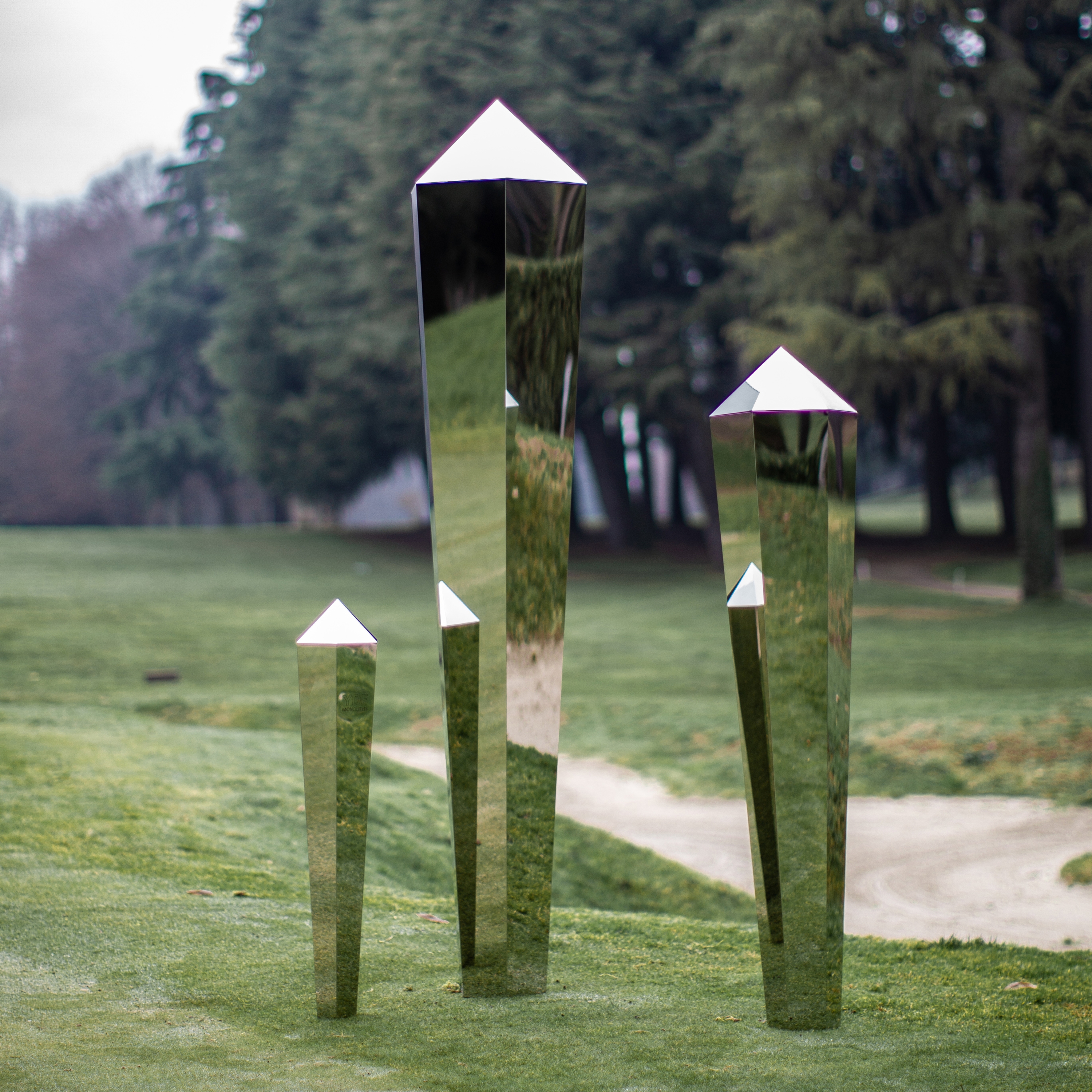 Mostra il prodotto Crystal Monolith del produttore YDF
