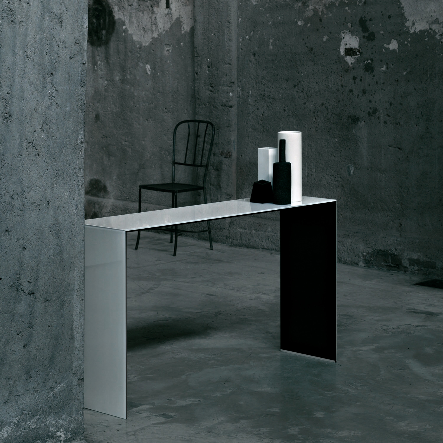 Display product Sio2 Bridge Konsole from manufacturer Glas Italia