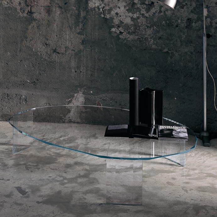 Display product Kooh-I-Noor low table from manufacturer Glas Italia