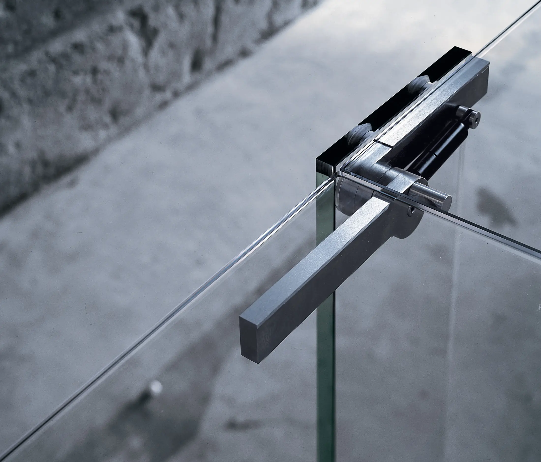 Glas Italia - Naked