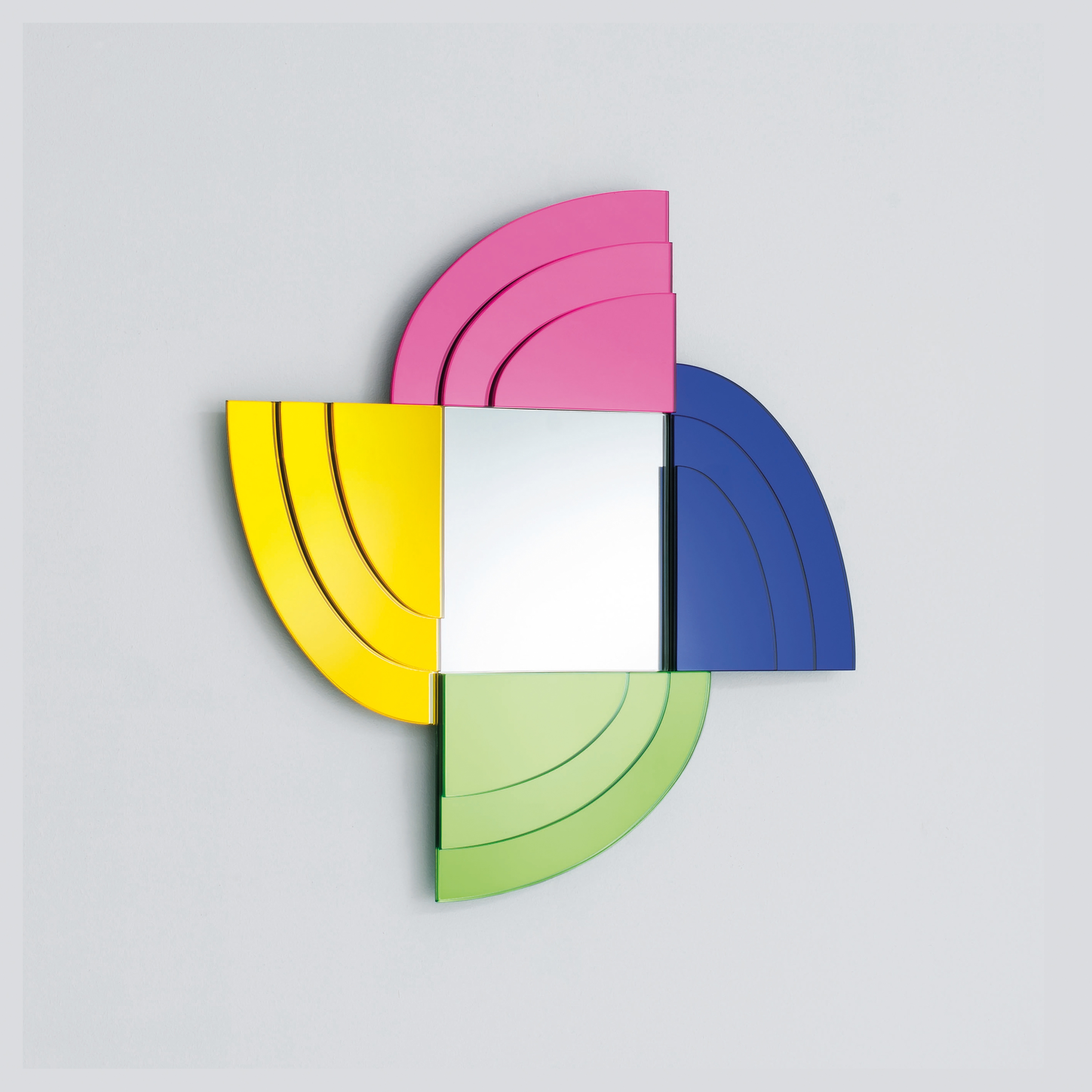 Afficher le produit Gli Specchi di Dioniso 5 du fabricant Glas Italia