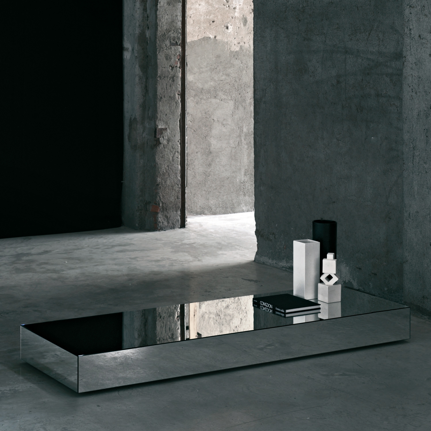 Display product I Massi Tavoli Bassi from manufacturer Glas Italia