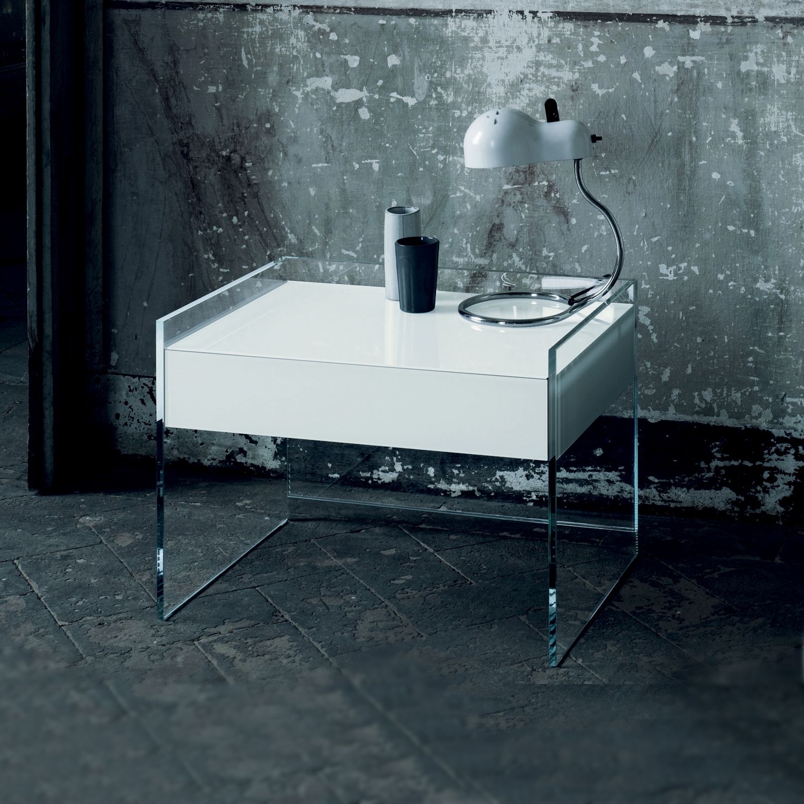 Display product Float from manufacturer Glas Italia