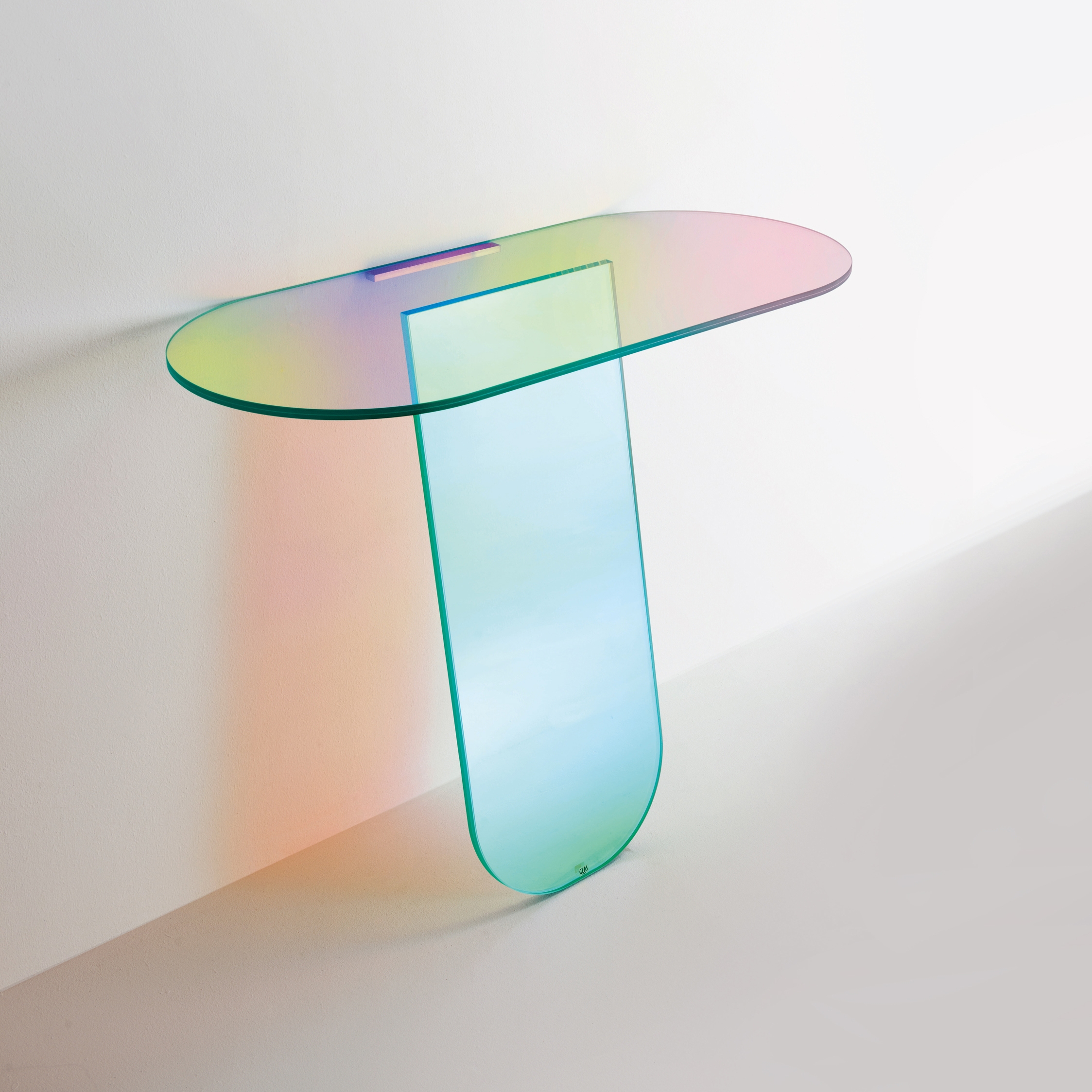 Display product Shimmer consolle from manufacturer Glas Italia