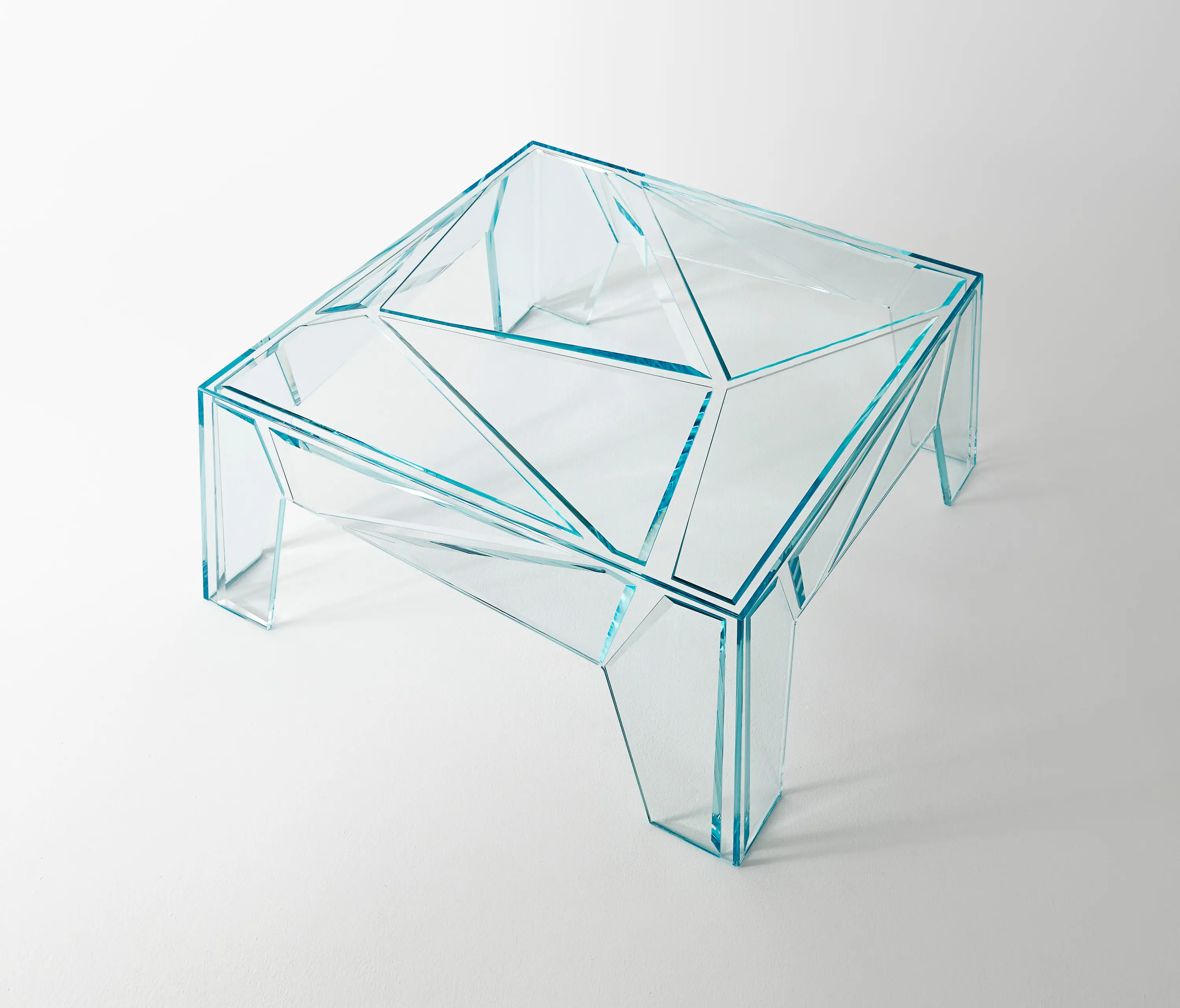 Glas Italia - HYPERtable
