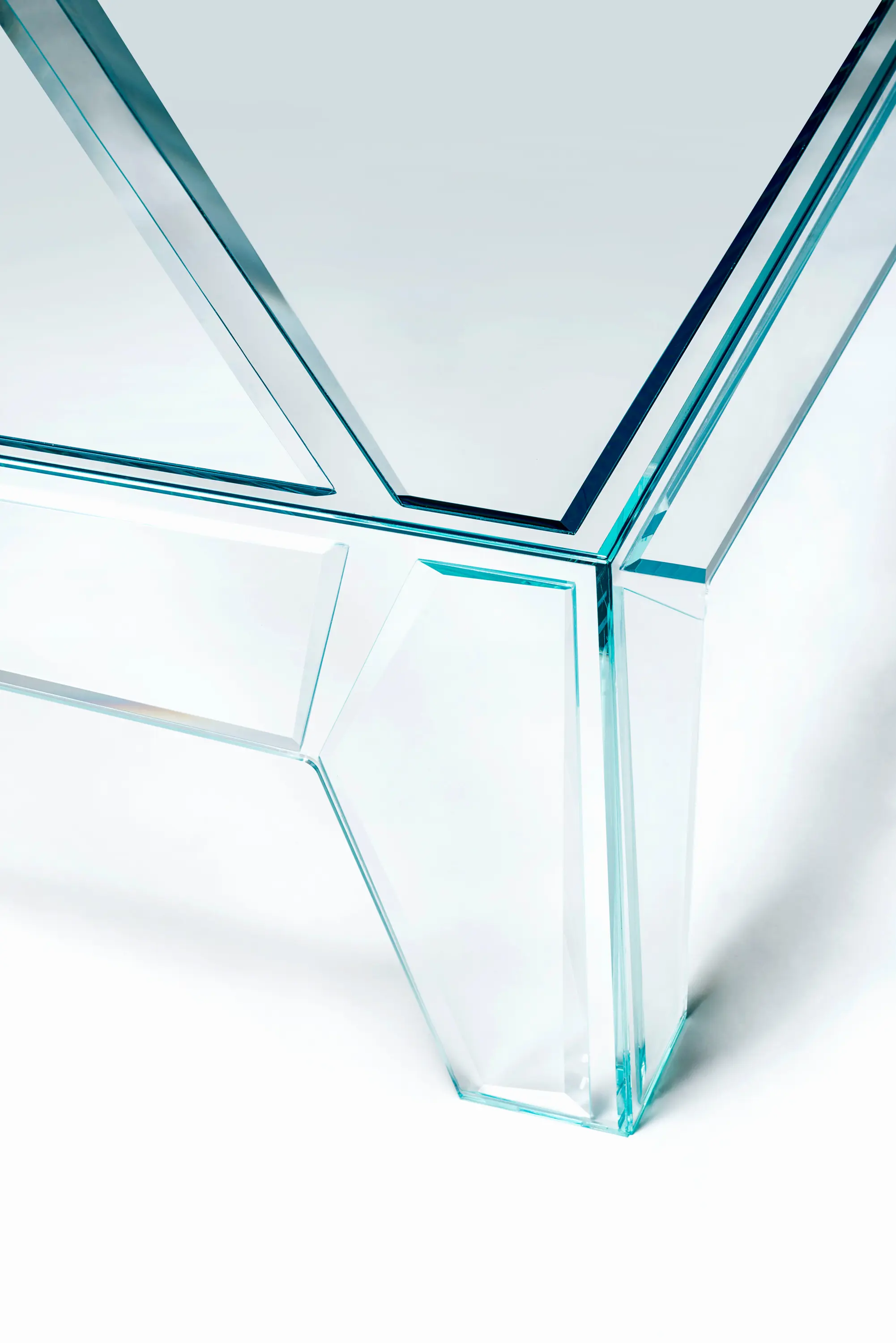 Glas Italia - HYPERtable