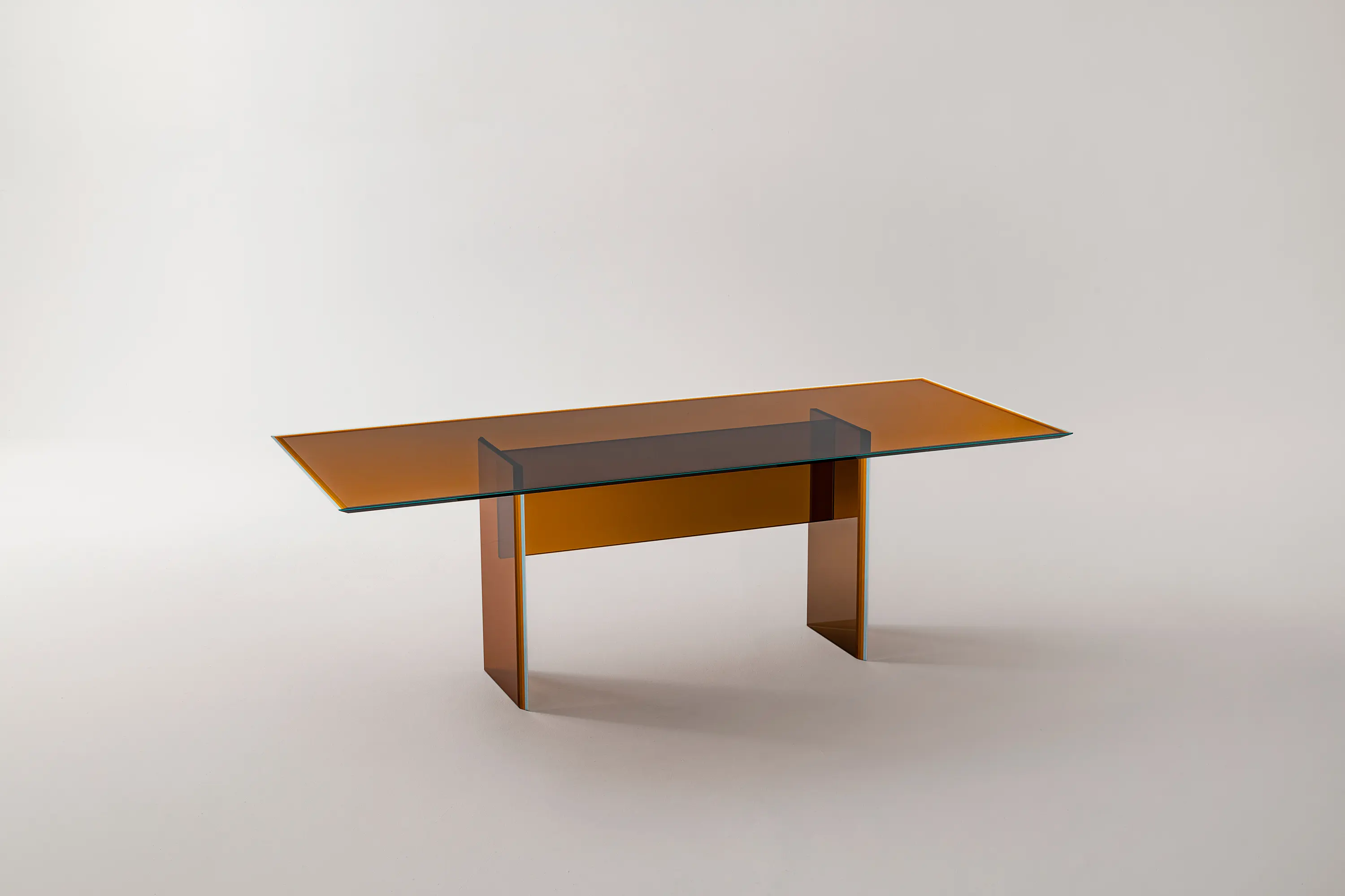 Glas Italia - Bisel | High Table