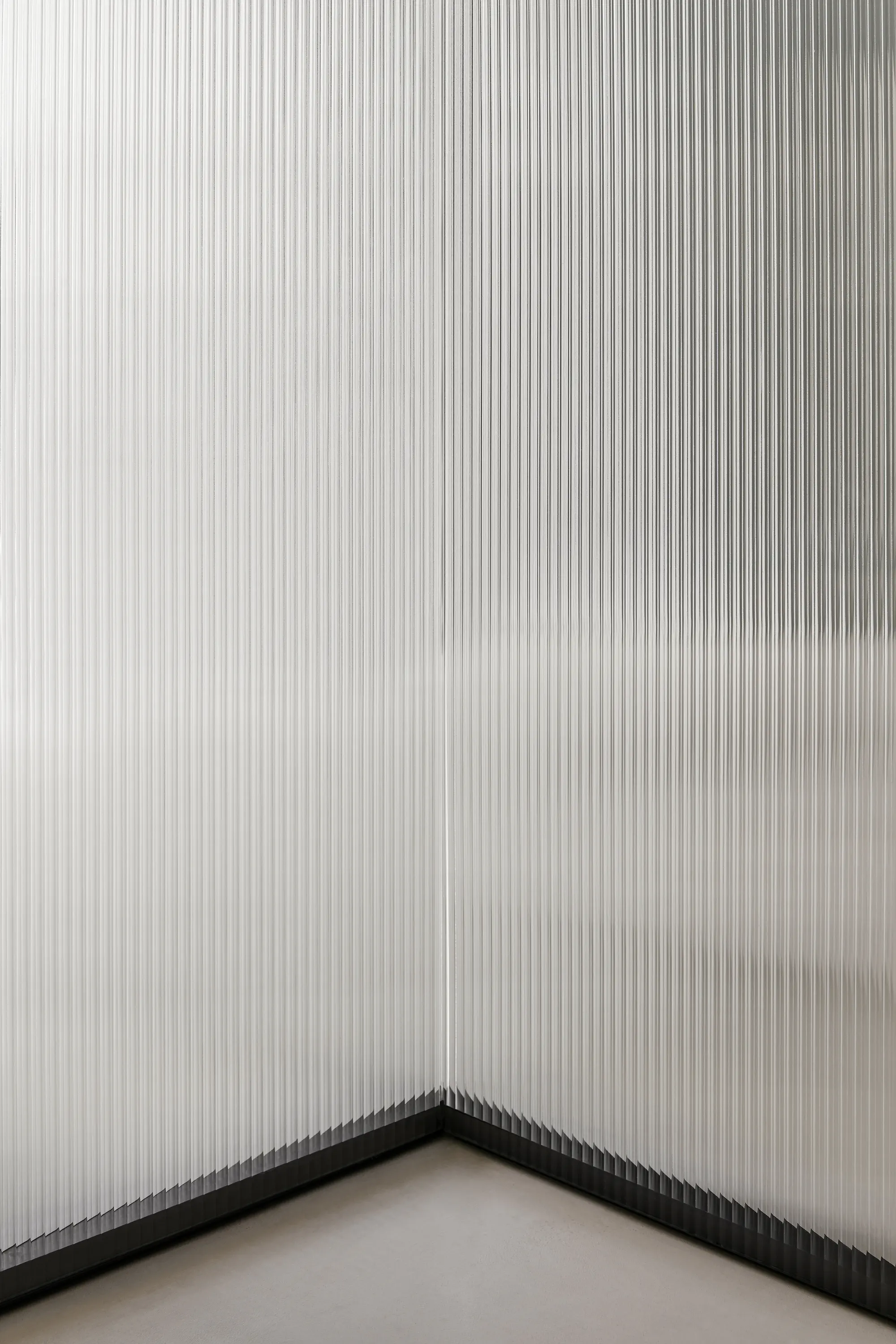 Glas Italia - Aladin Wall