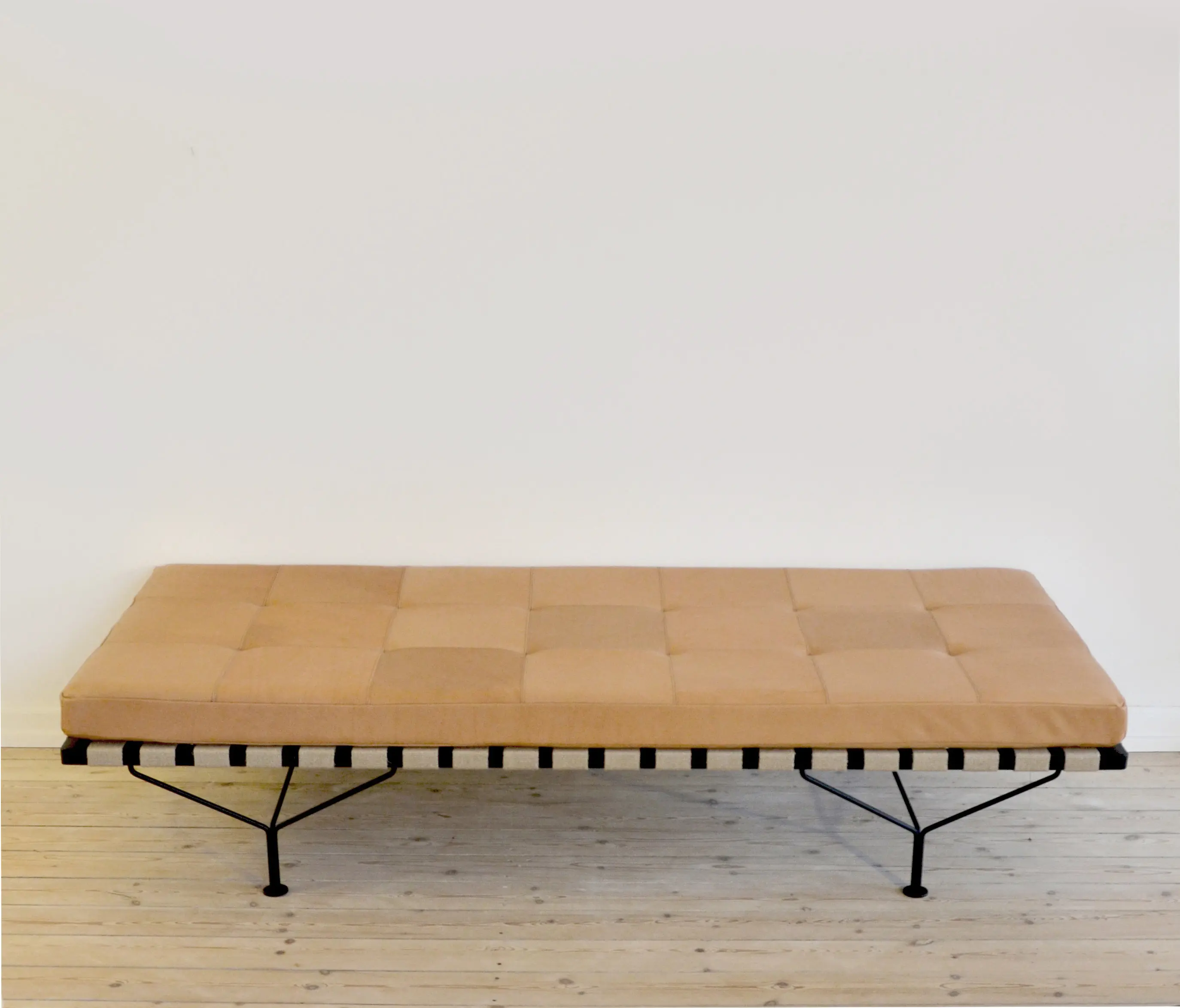 Peter Boy Design - DB1 Daybed