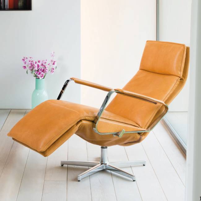 RECLINER CHAIRS