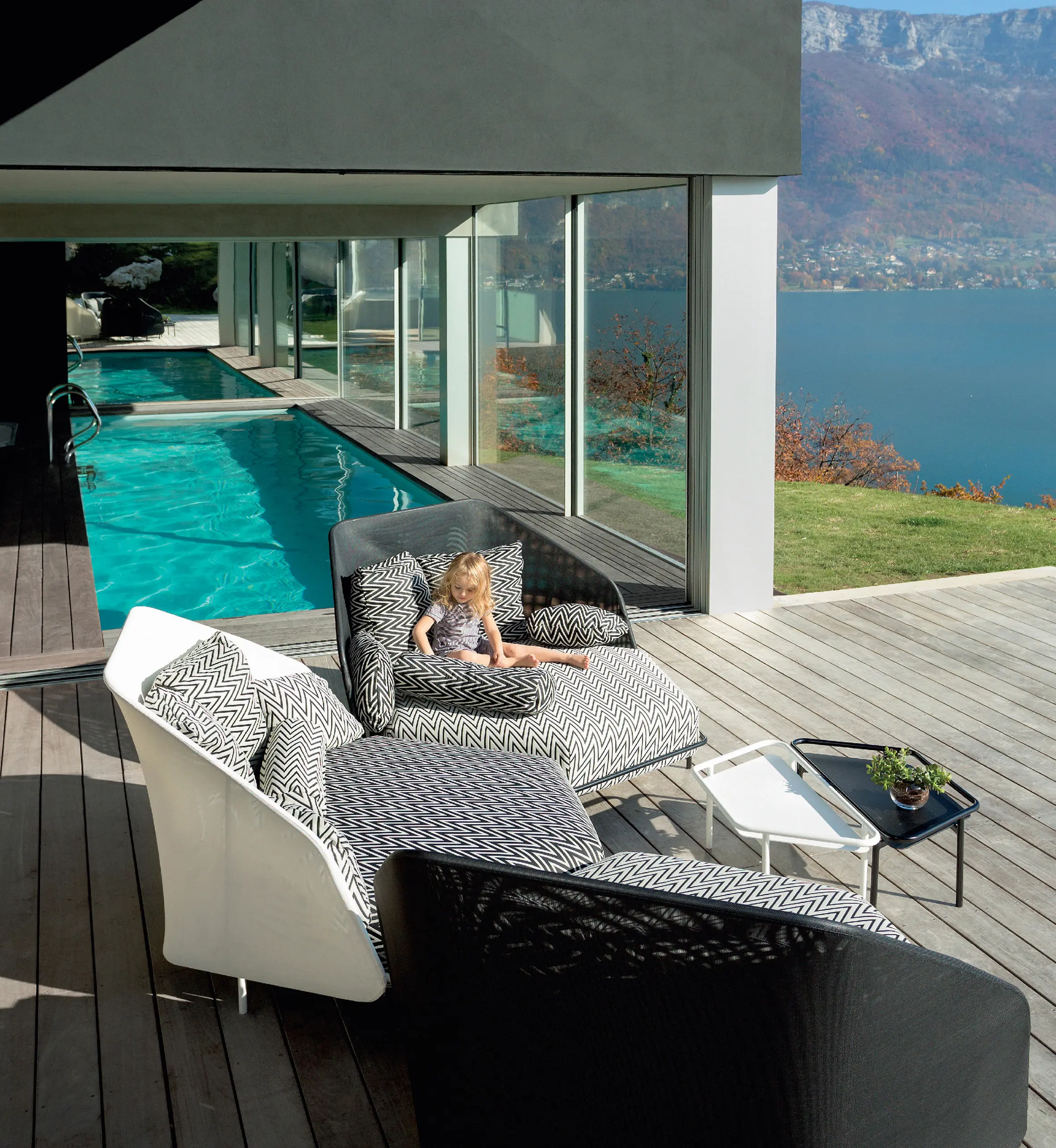 EGO Paris - Hive | Triple low backrest