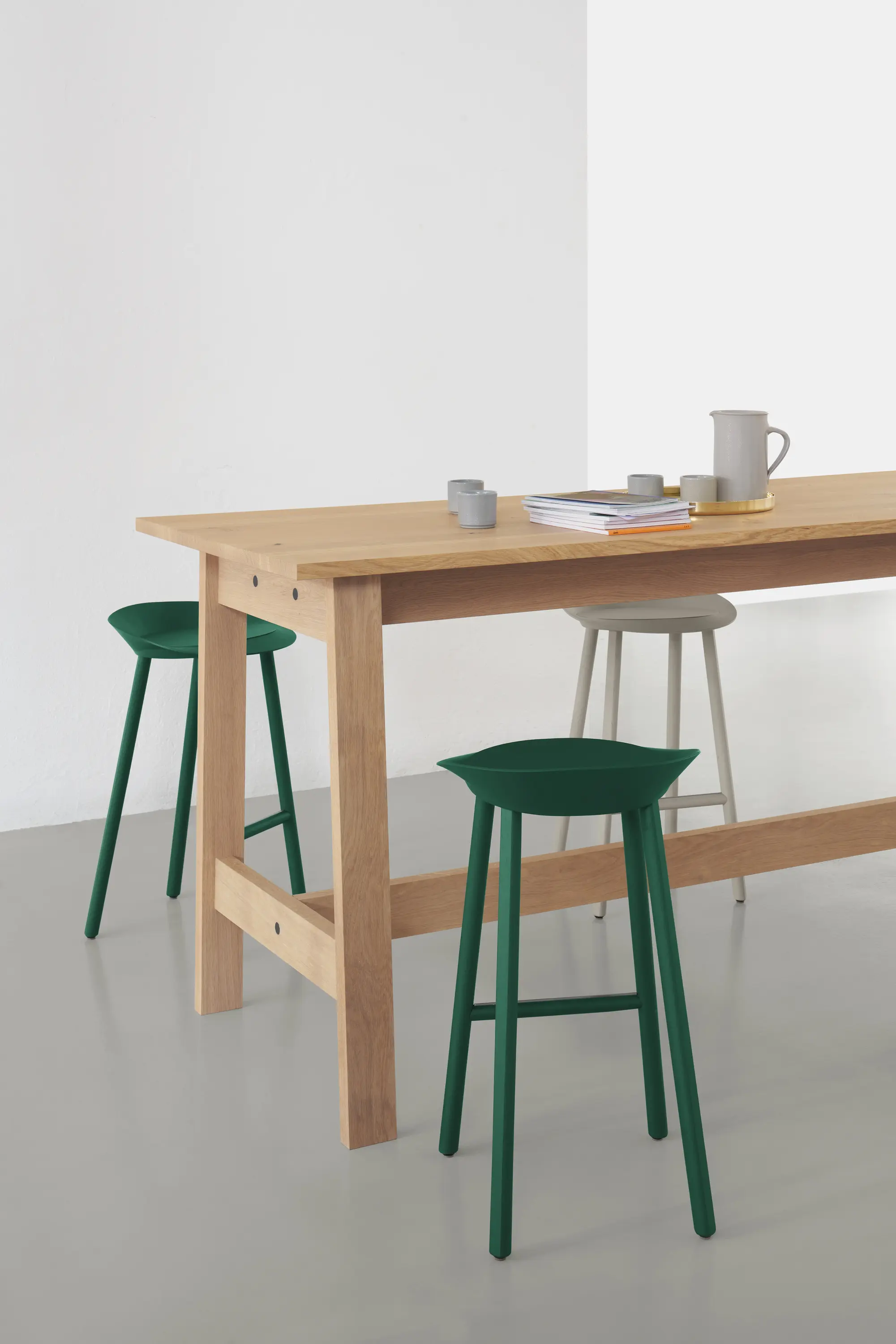 e15 - Basis High Table
