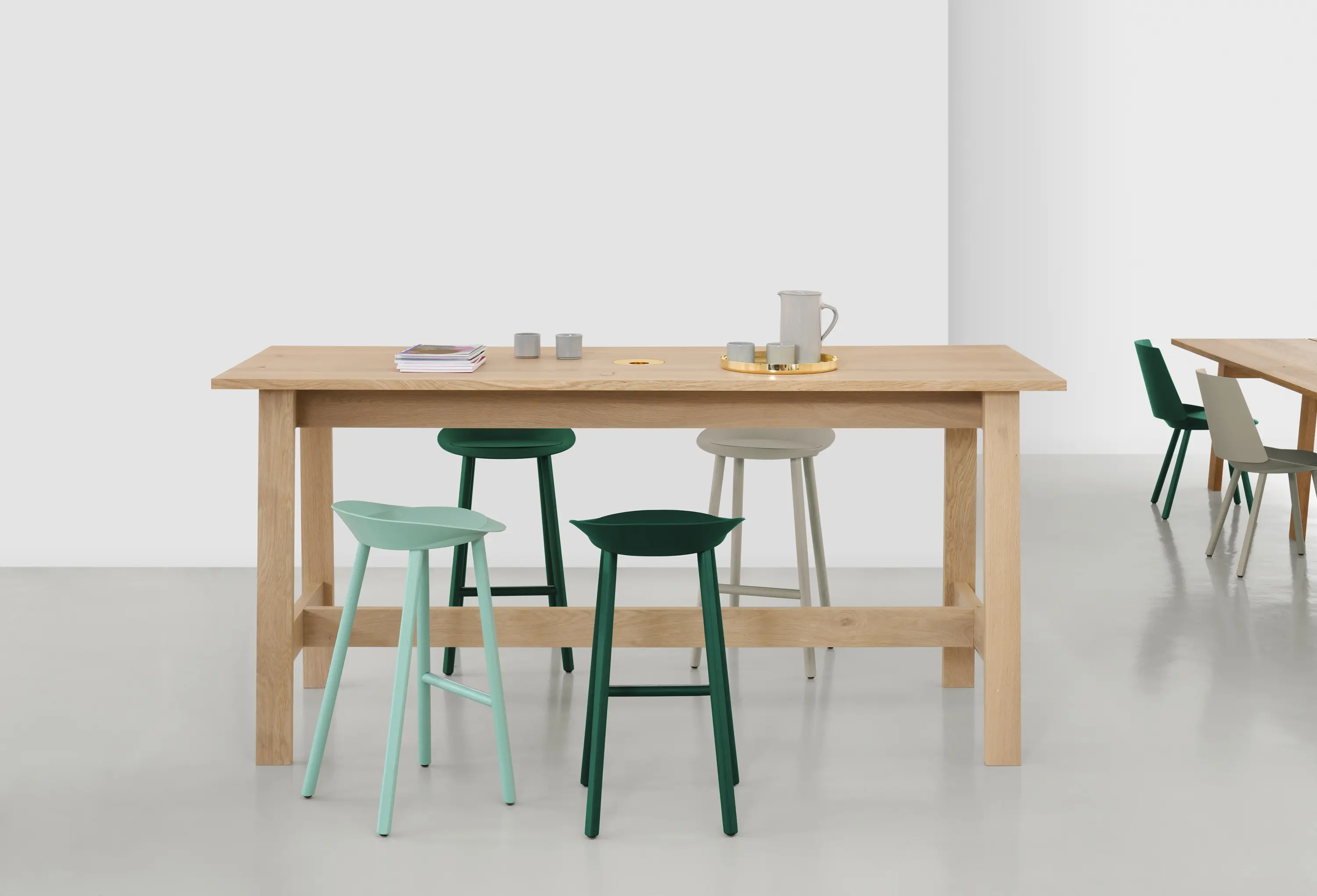 e15 - Basis High Table