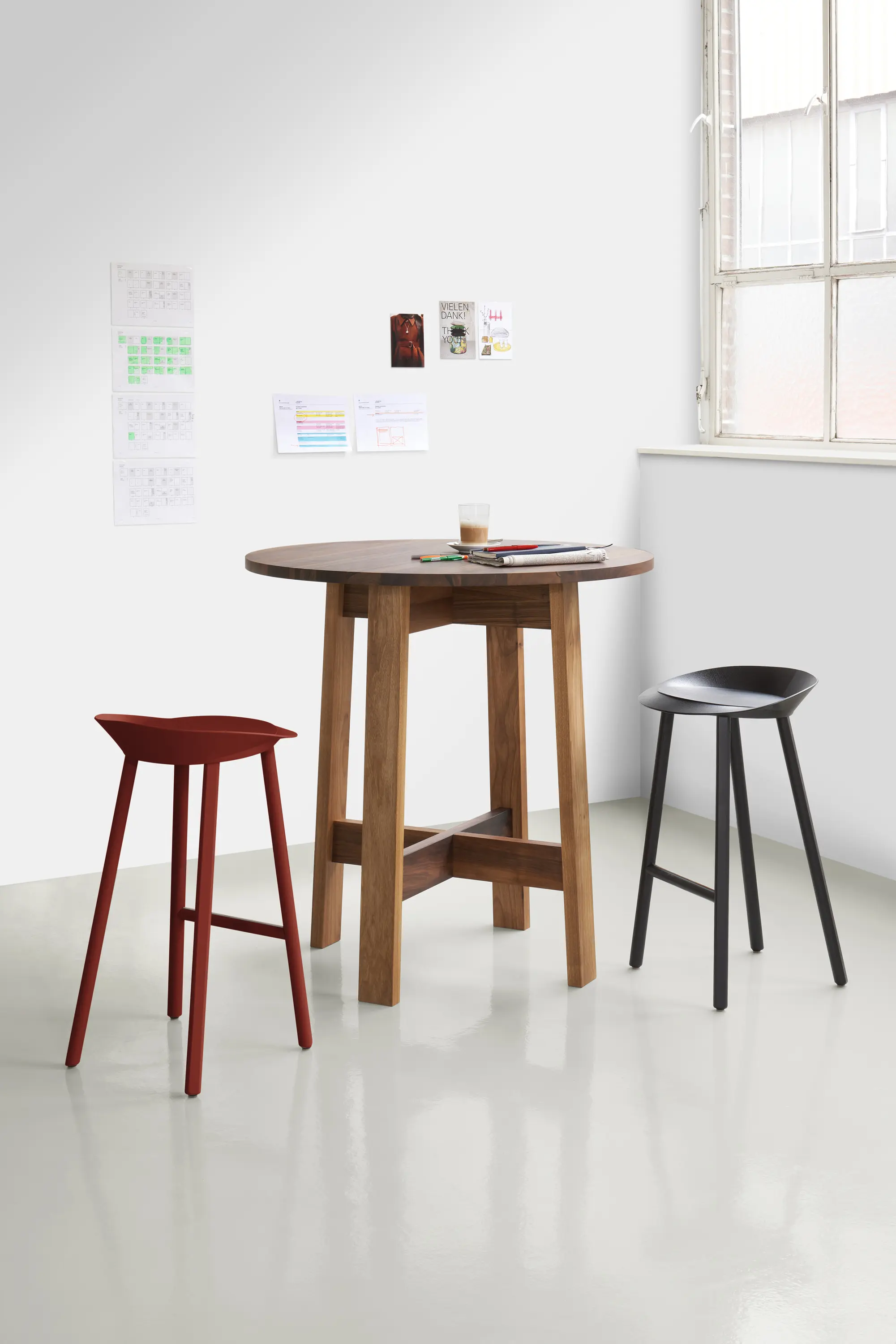 e15 - Basis High Table