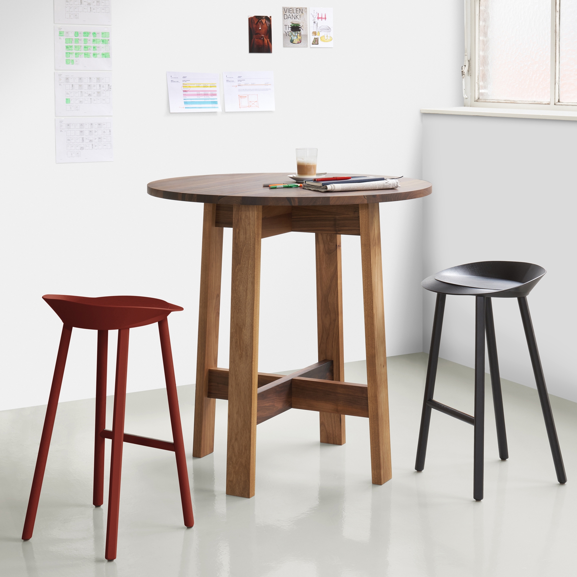 Display product Basis High Table from manufacturer e15
