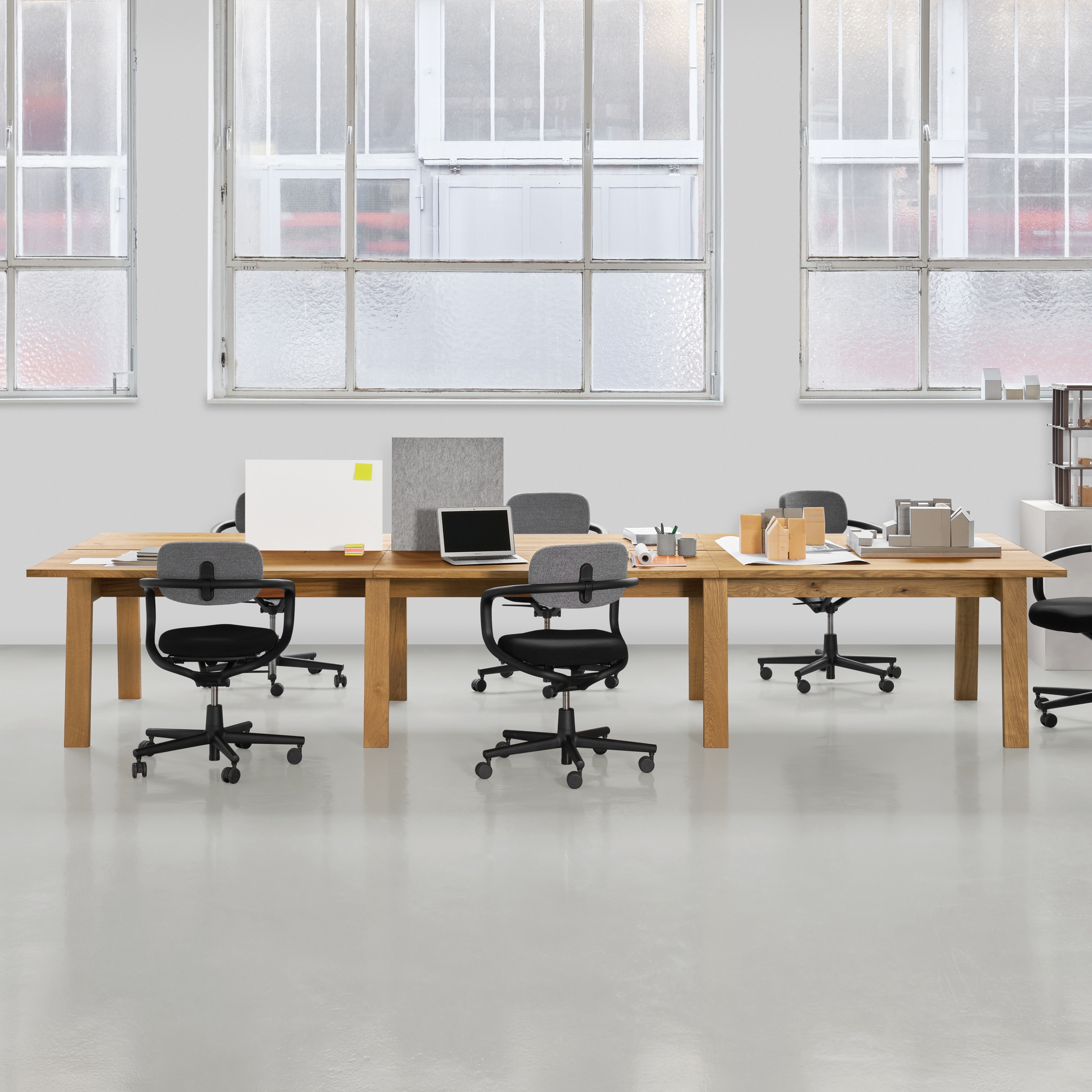 Afficher le produit Basis Workstation du fabricant e15