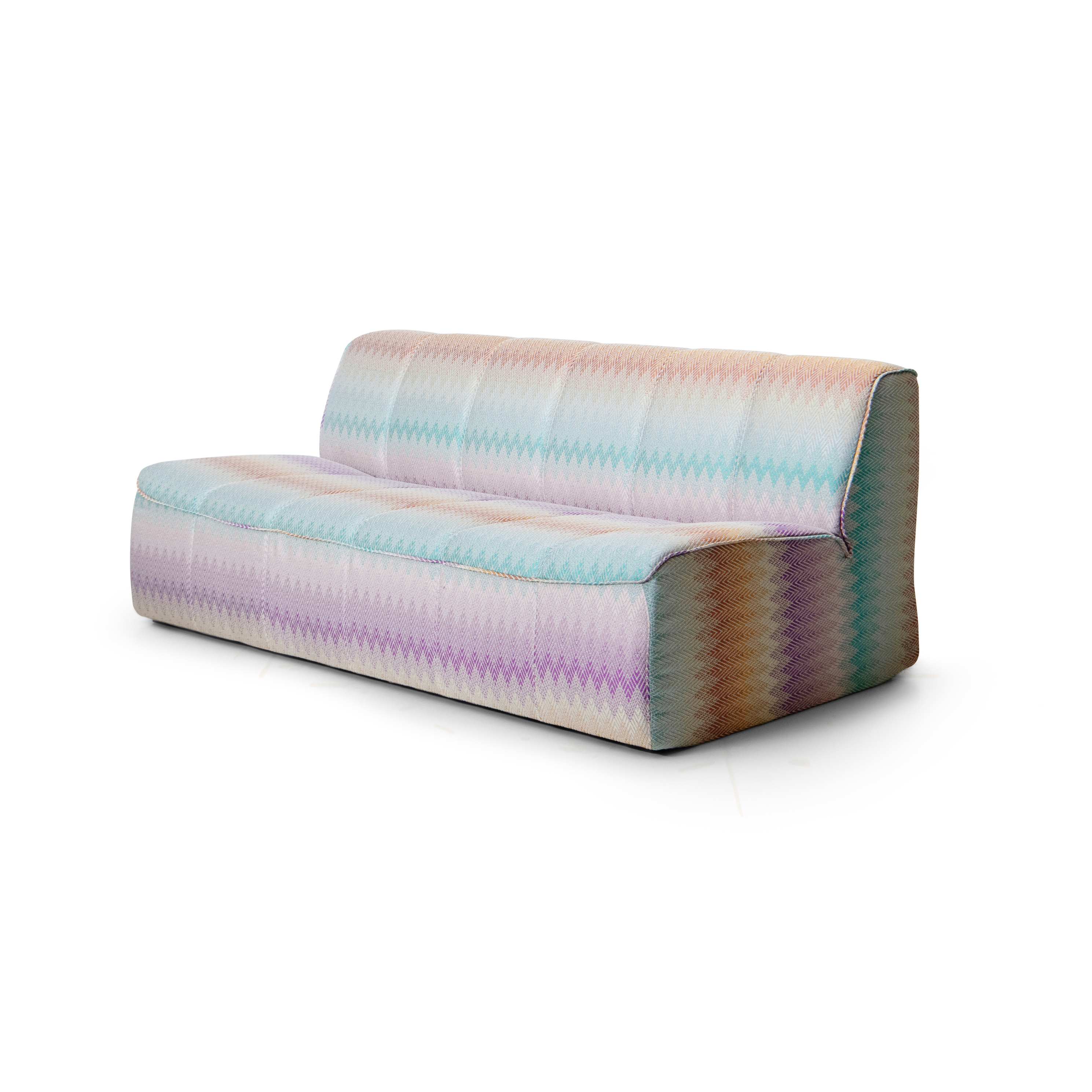 DS-910 Lounge