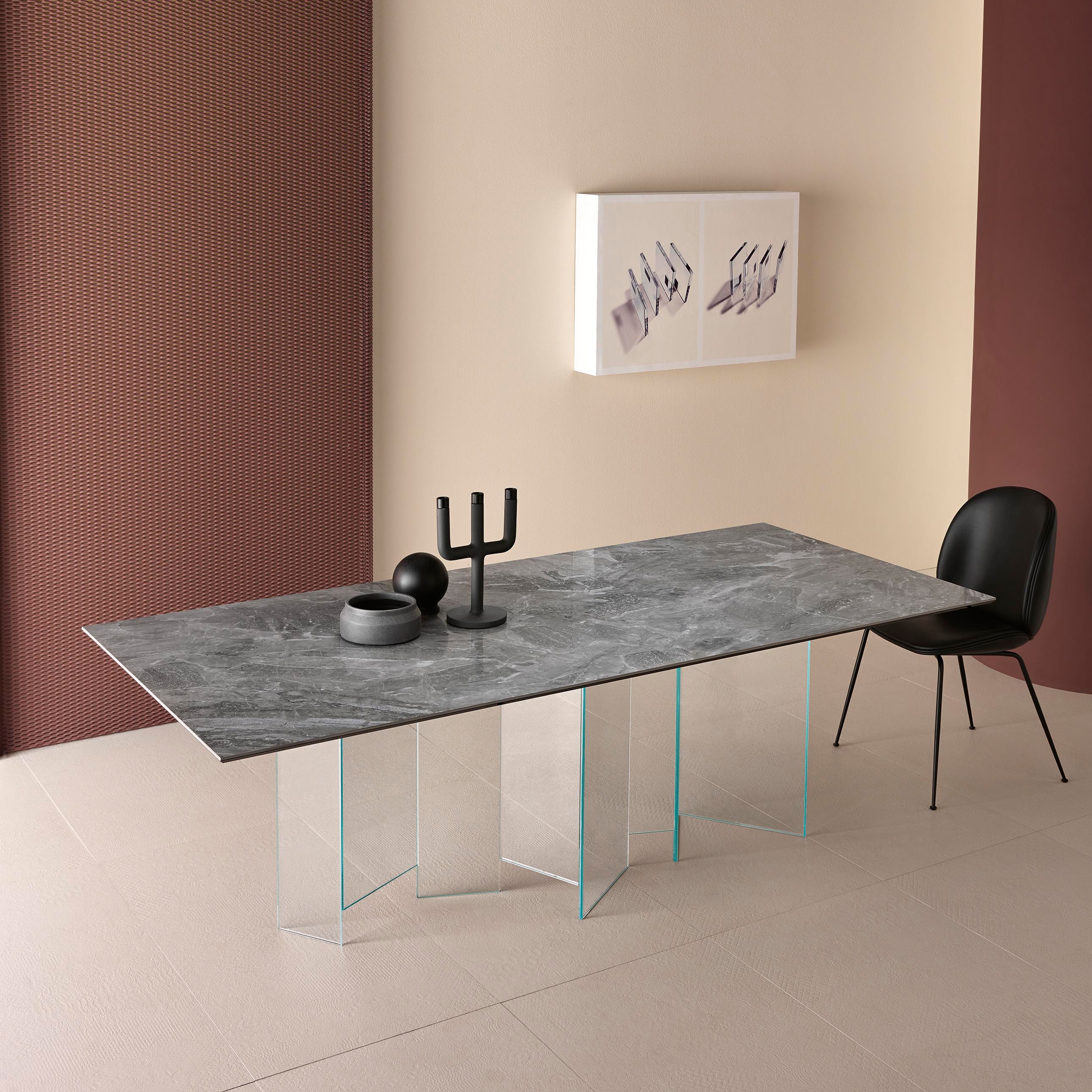 Display product Metropolis from manufacturer Tonelli