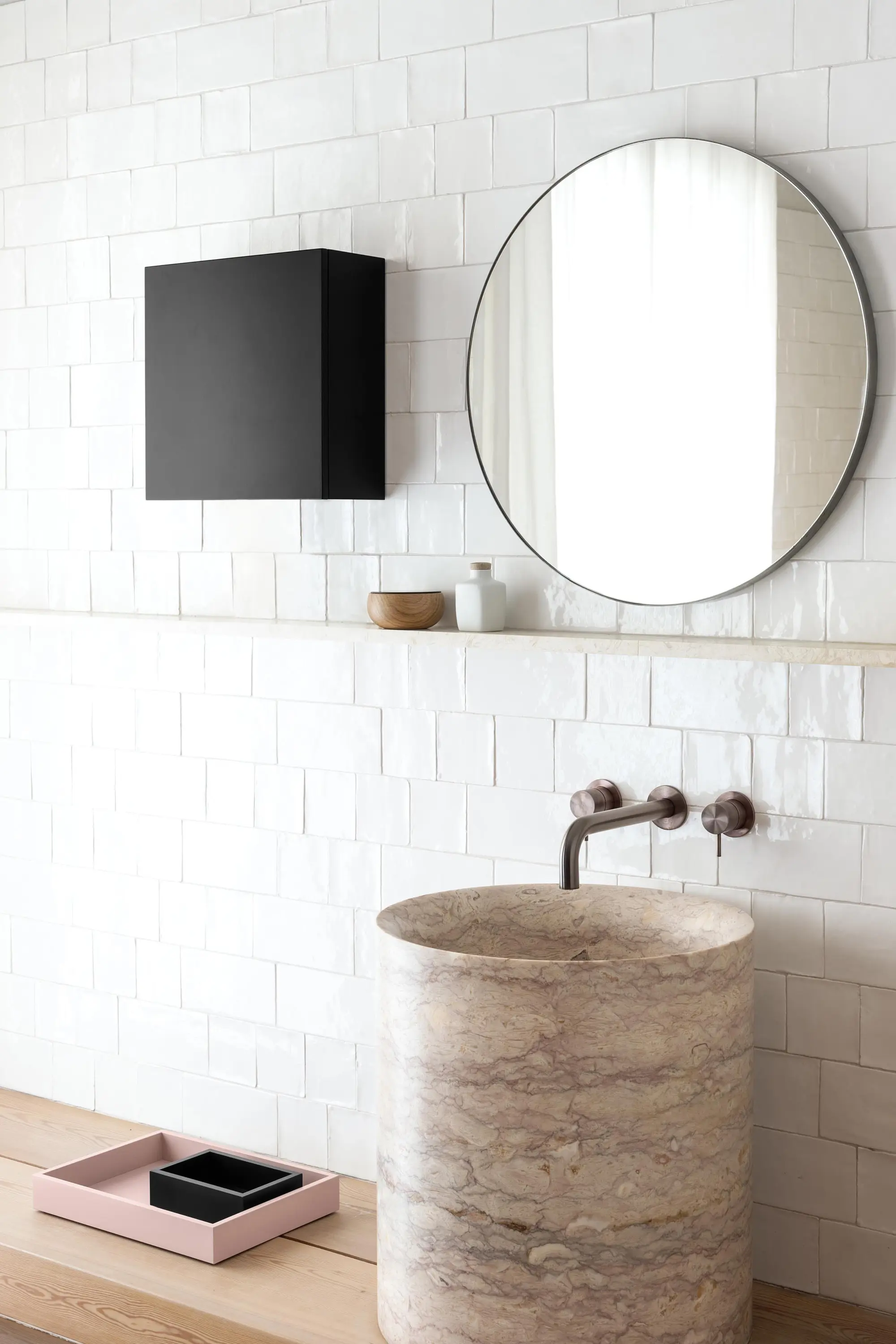 Schönbuch - SIMETRIA wall-mounted cabinet, square