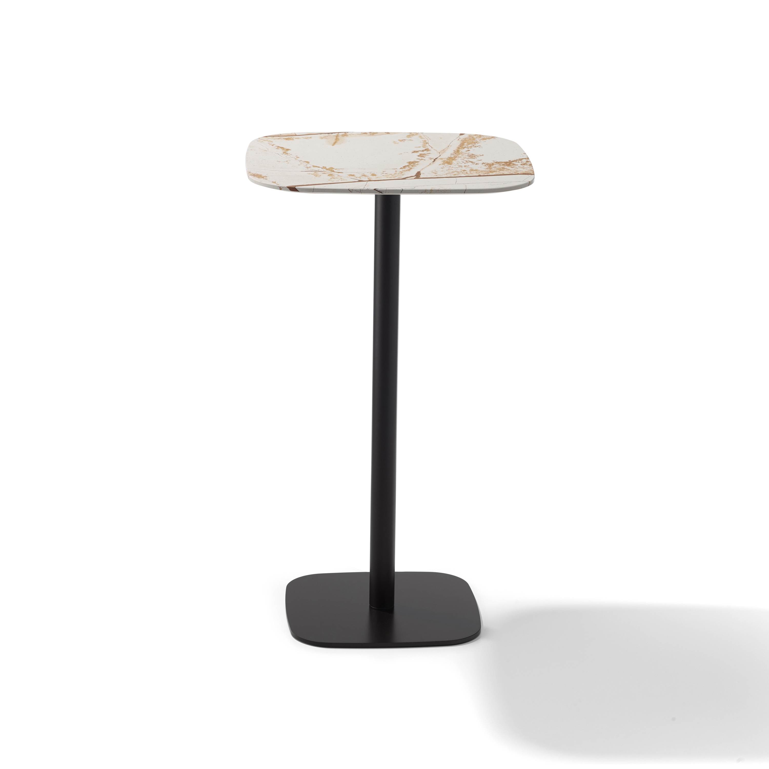 Mostra il prodotto Largo Bar Table | 1010-S del produttore DRAENERT