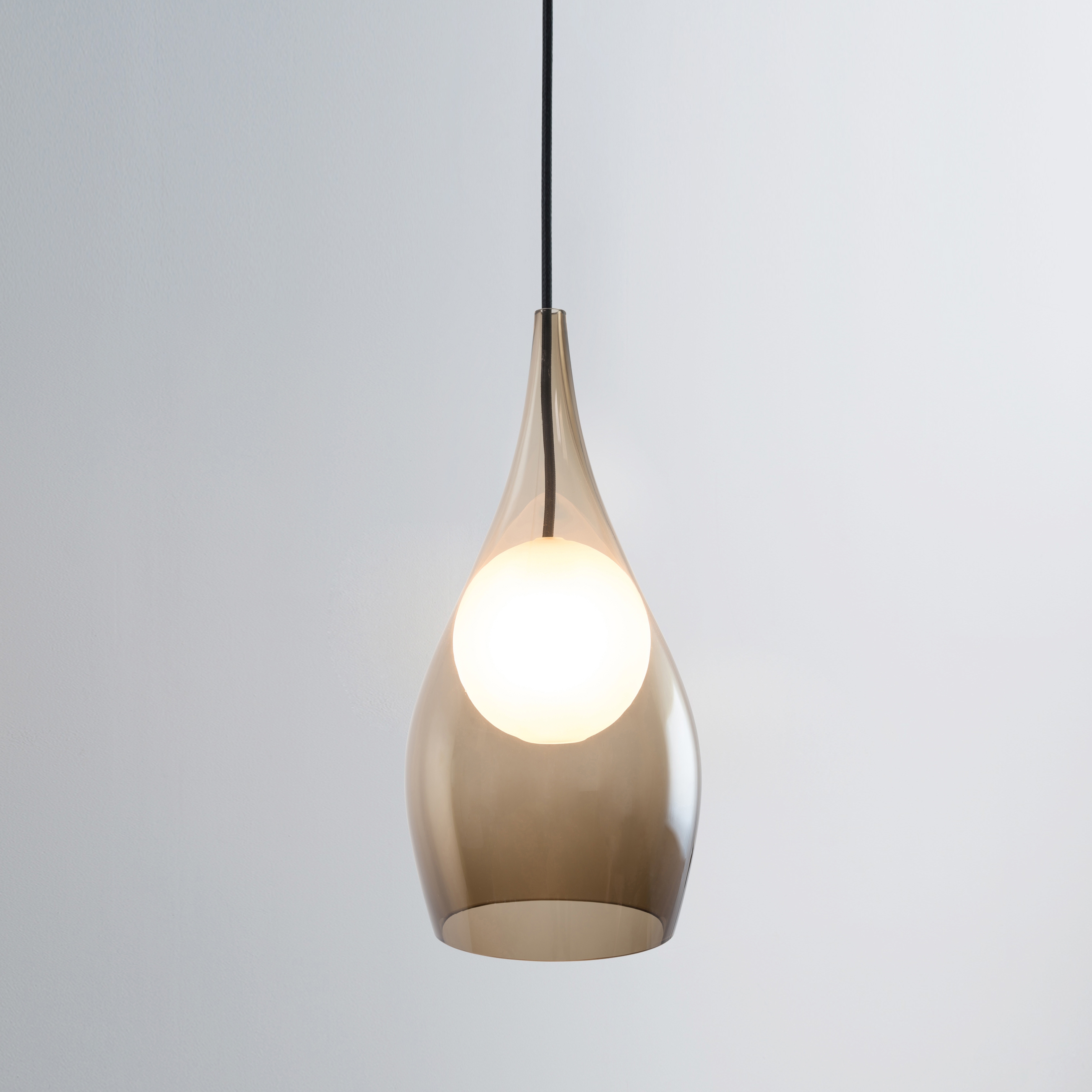 Display product Next Shade C pendant light in beige glass, dimmable from manufacturer Isabel Hamm Licht