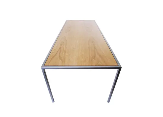 Konkret Form - Table 03