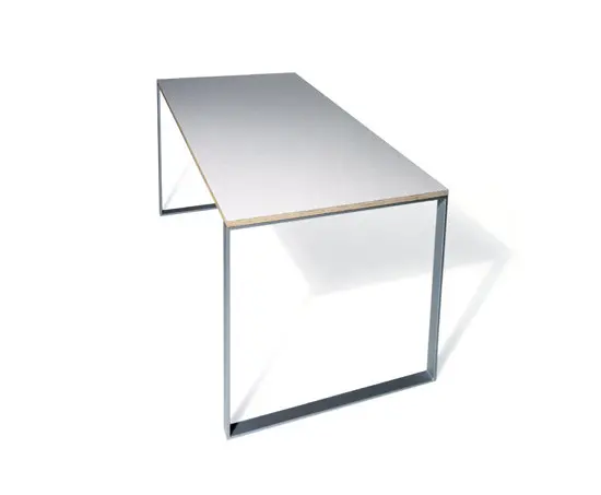 Konkret Form - Table 04