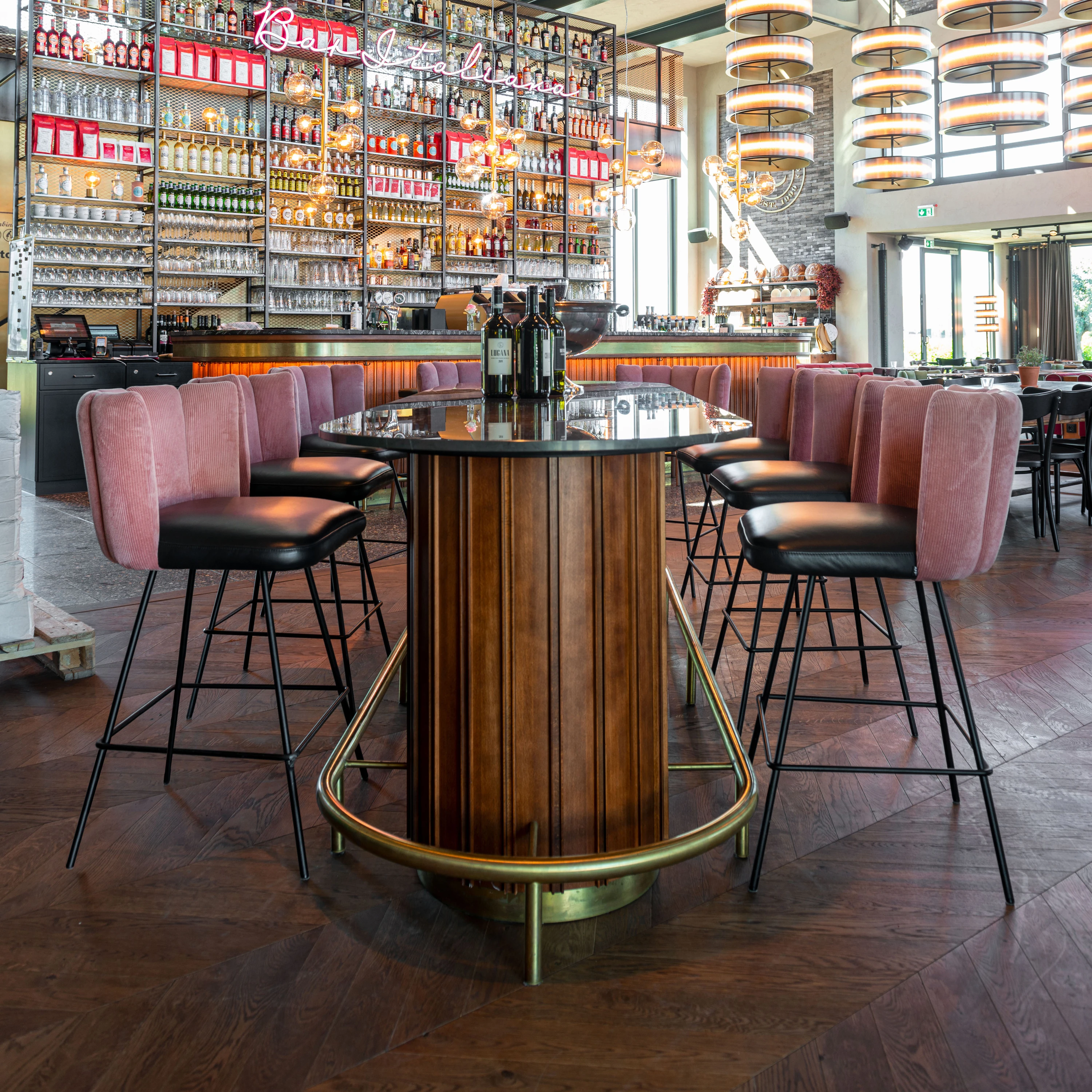 HIGH DINING