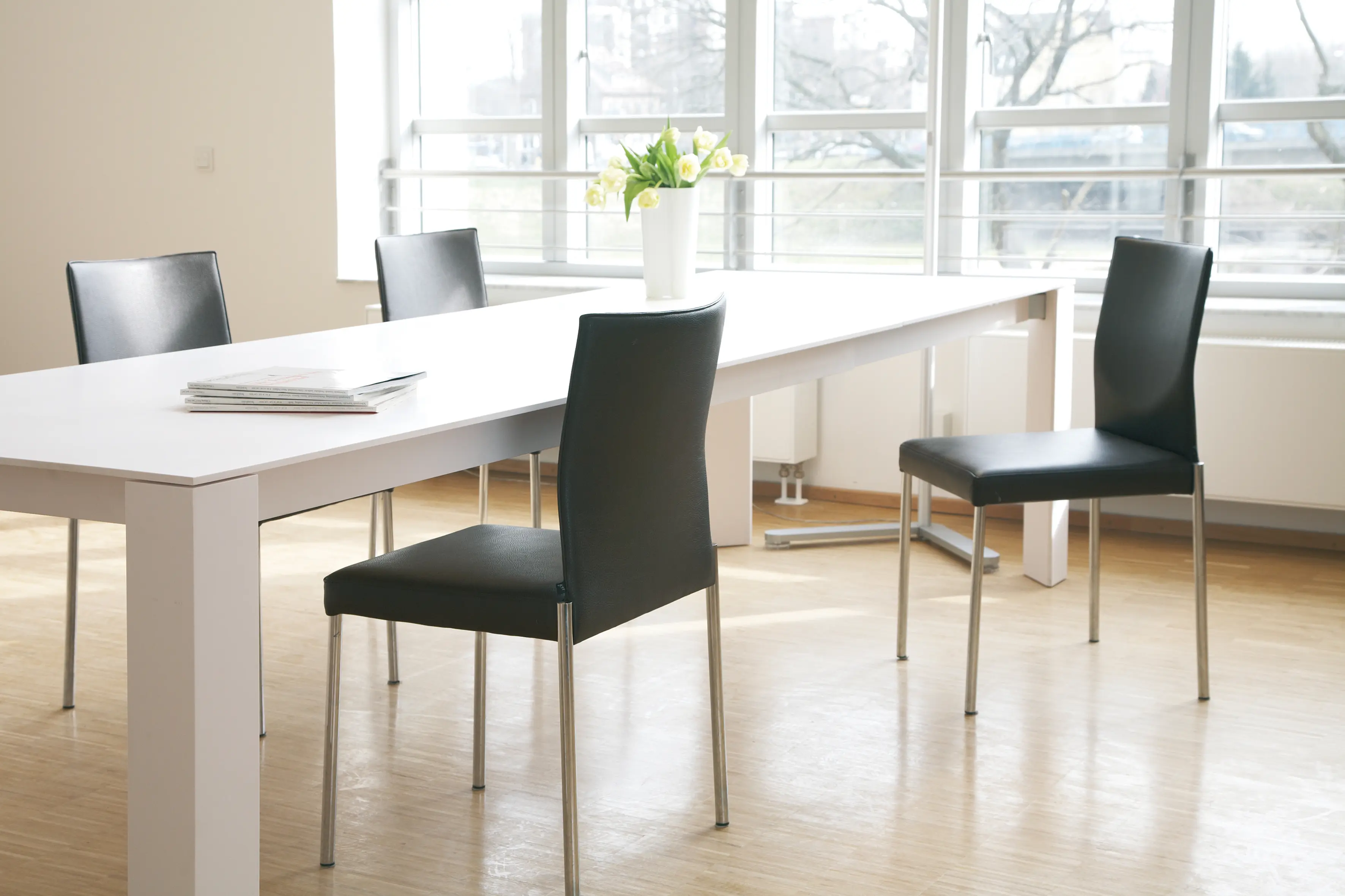 KFF - GLOOH Side chair