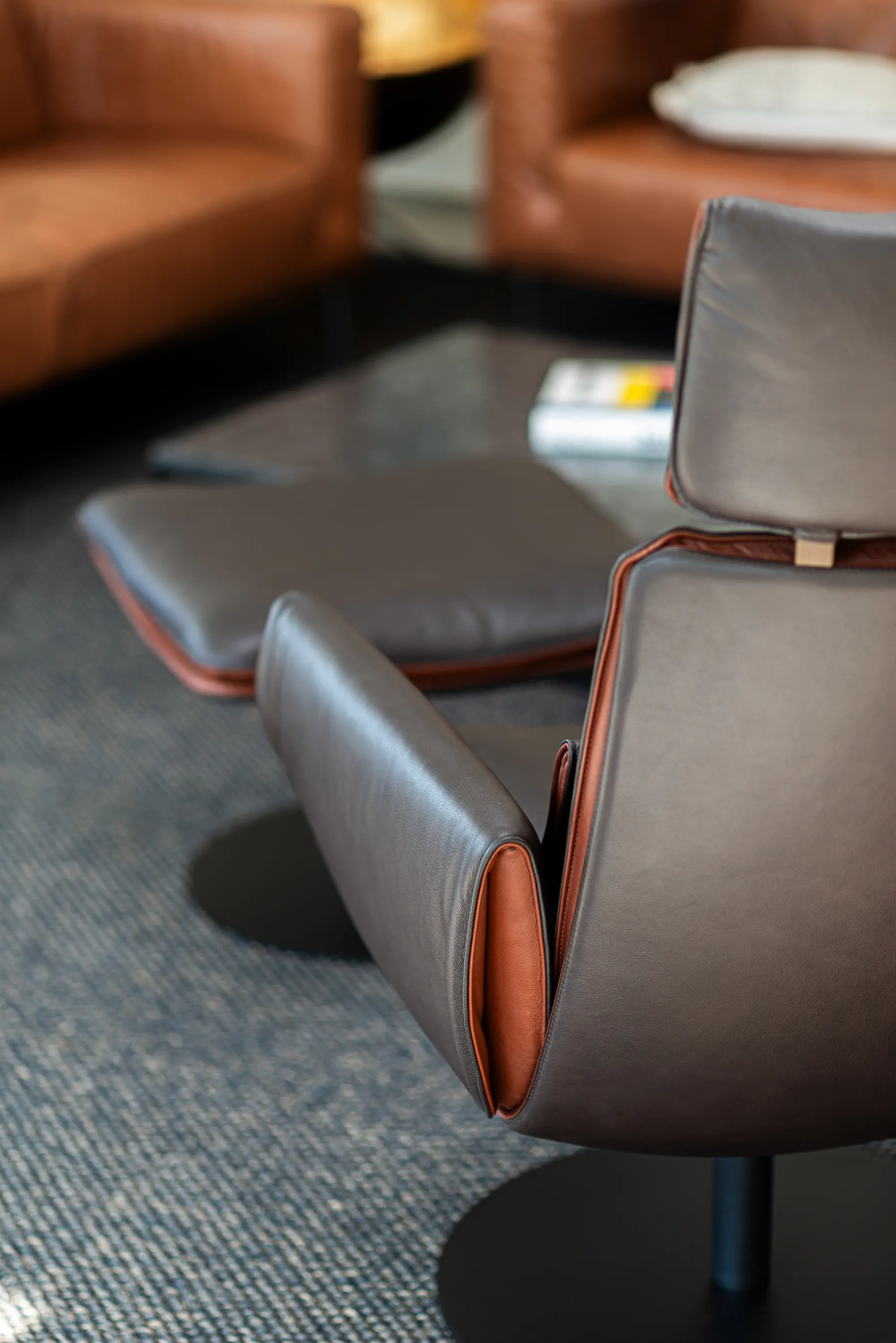 KFF - CADO LOUNGE
ottoman