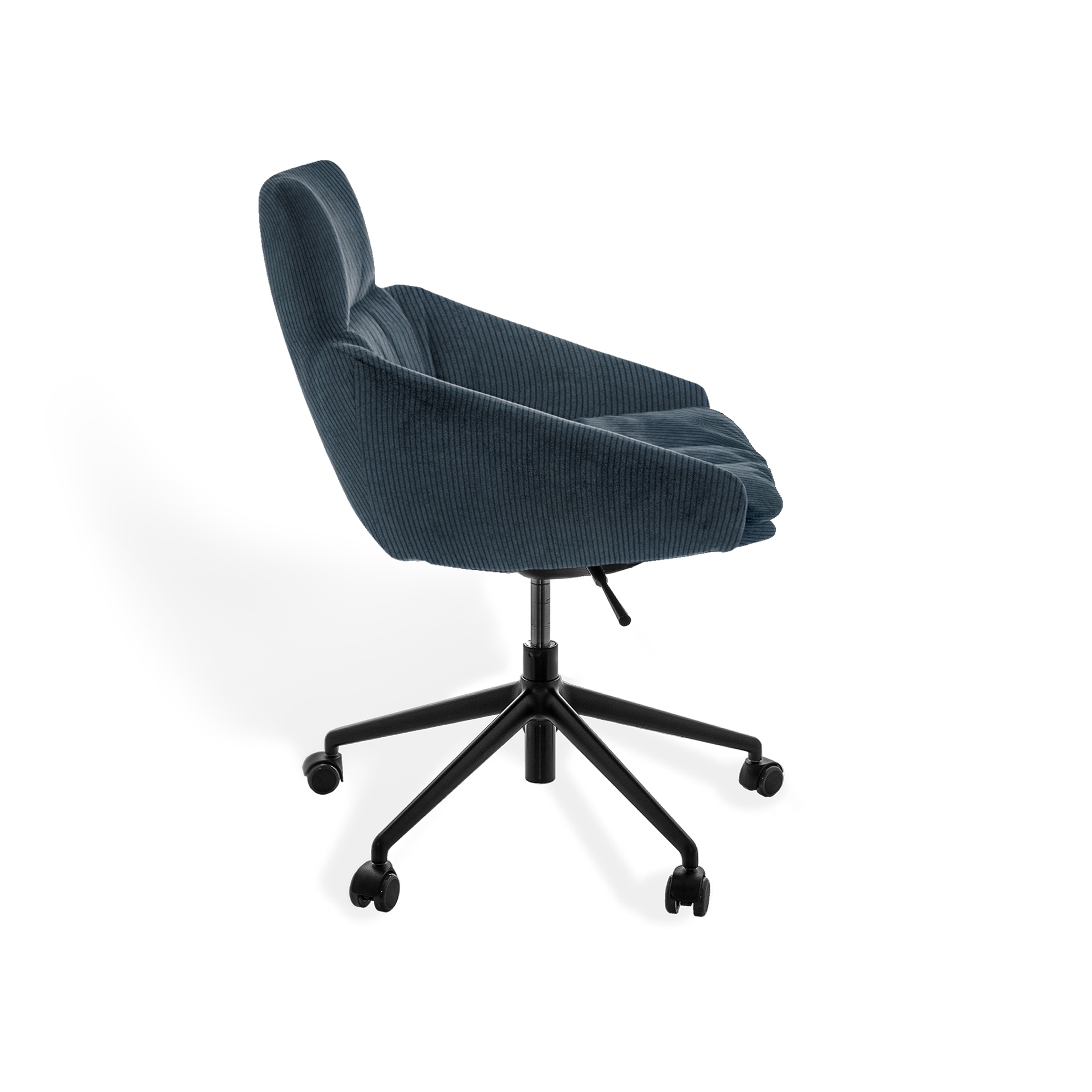 FAYE Side chair with low armrests