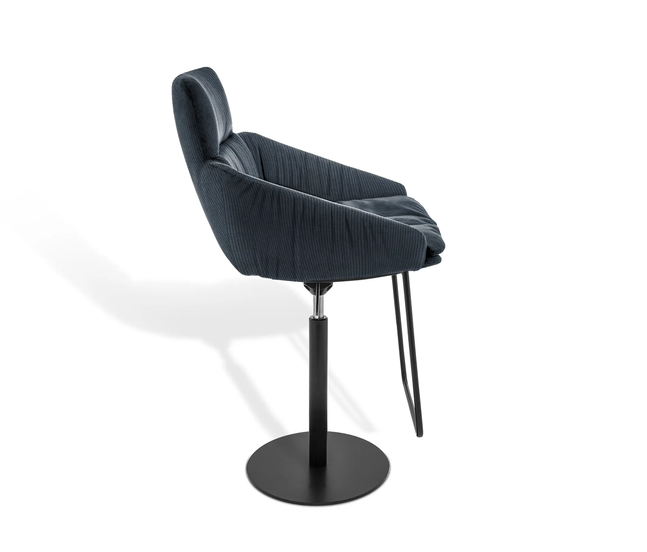 KFF - FAYE CASUAL
Bar stool with low armrests