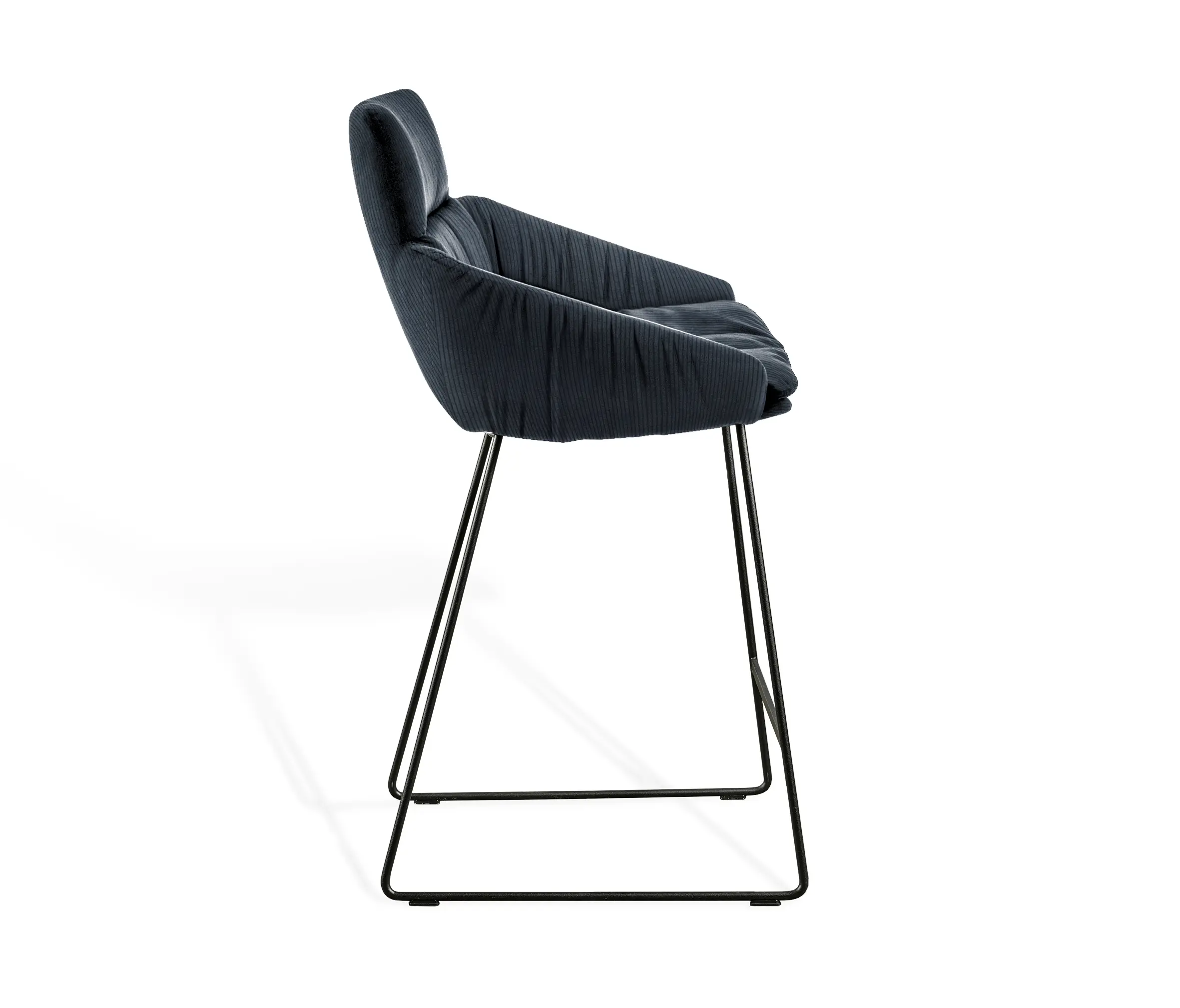 KFF - FAYE CASUAL
Counter stool with
low armrests