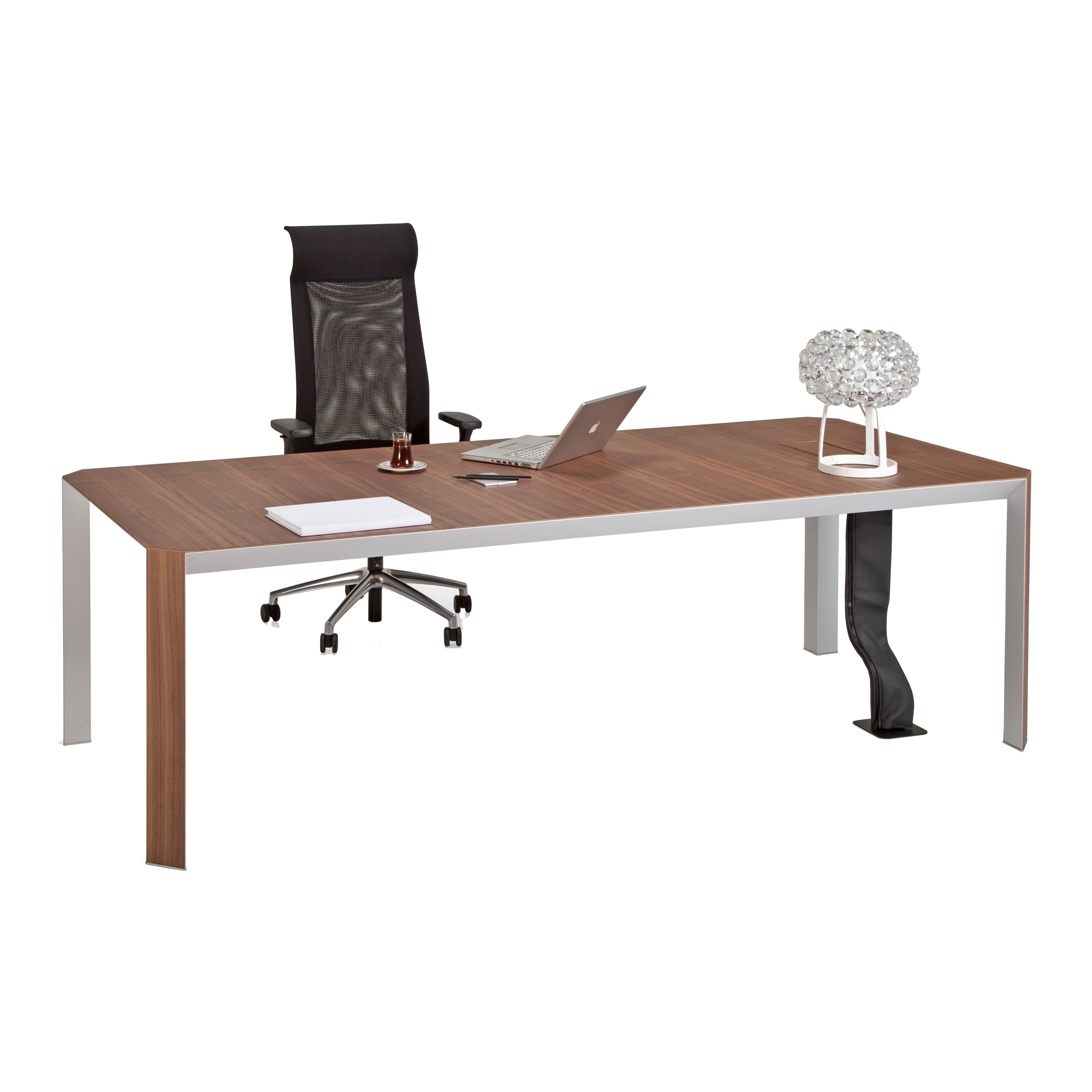 Quo Vadis Executive Desk System