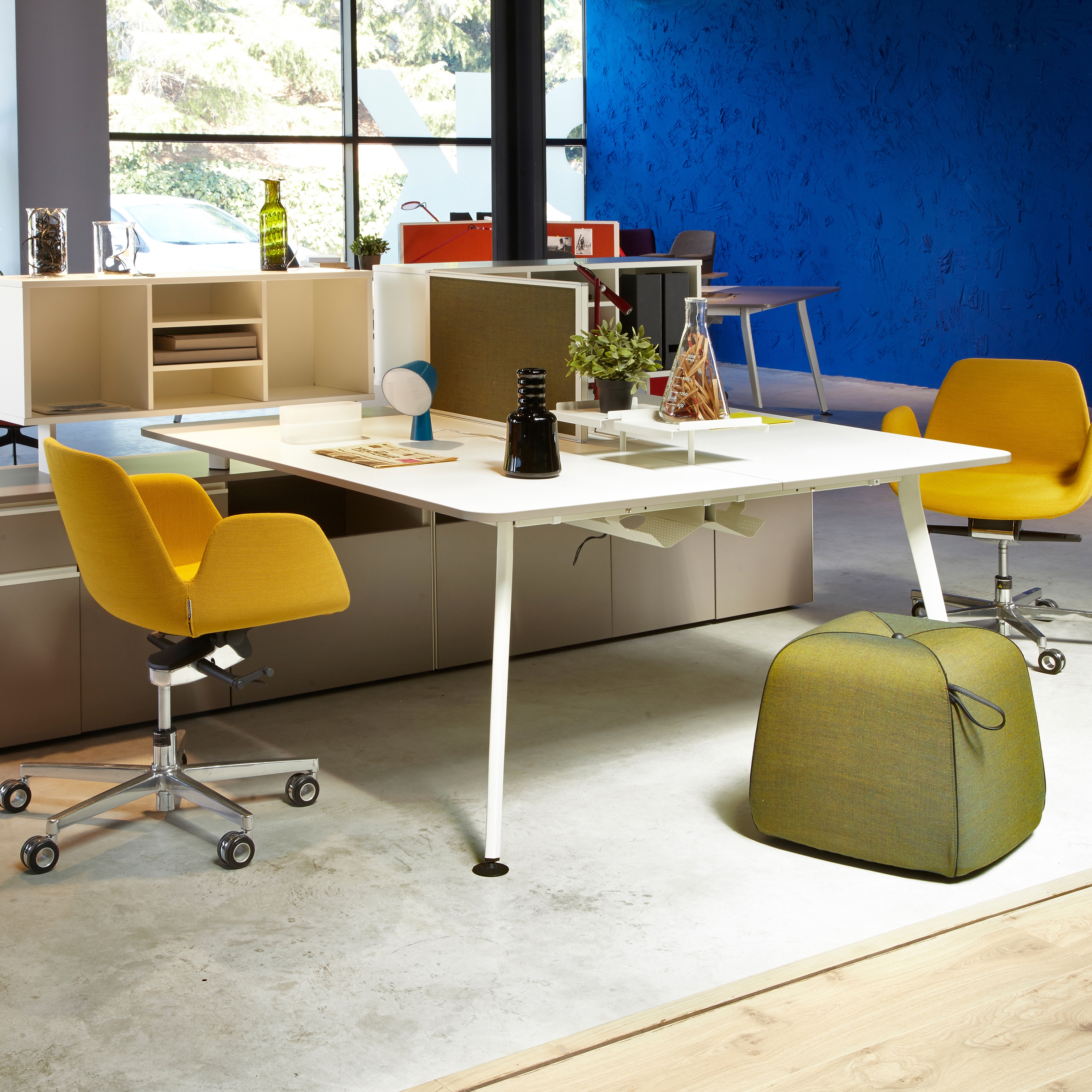 Vertoon produk Atos van vervaardiger Koleksiyon Furniture
