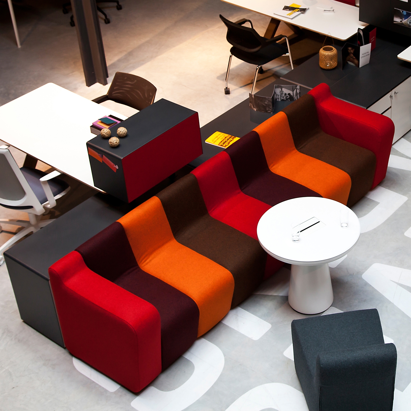 Afficher le produit Dilim Sofa du fabricant Koleksiyon Furniture